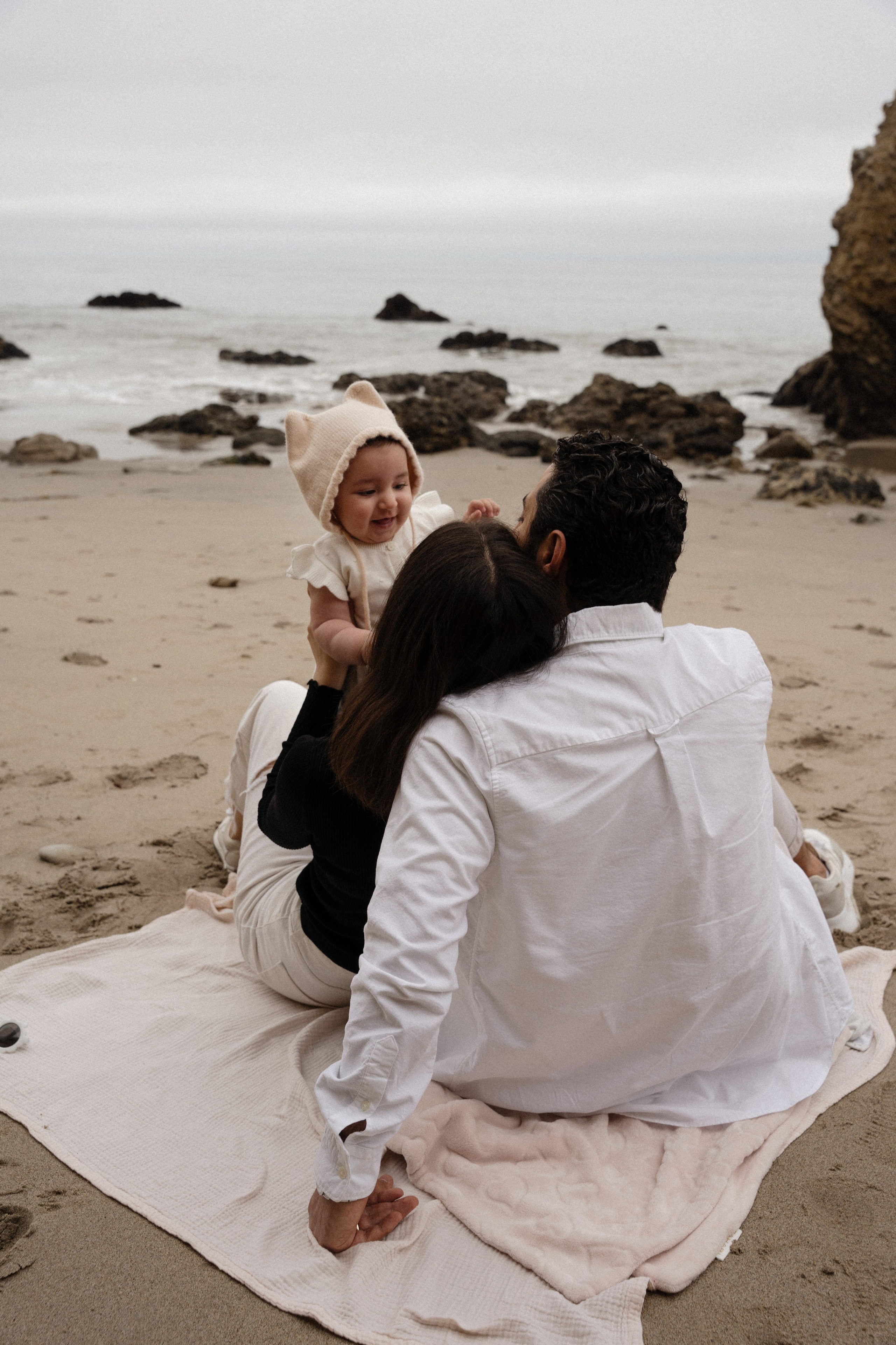 Family photoshoot. Family photoshoot outside. Beach photoshoot. Family holiday photoshoot. Sunset photoshoot