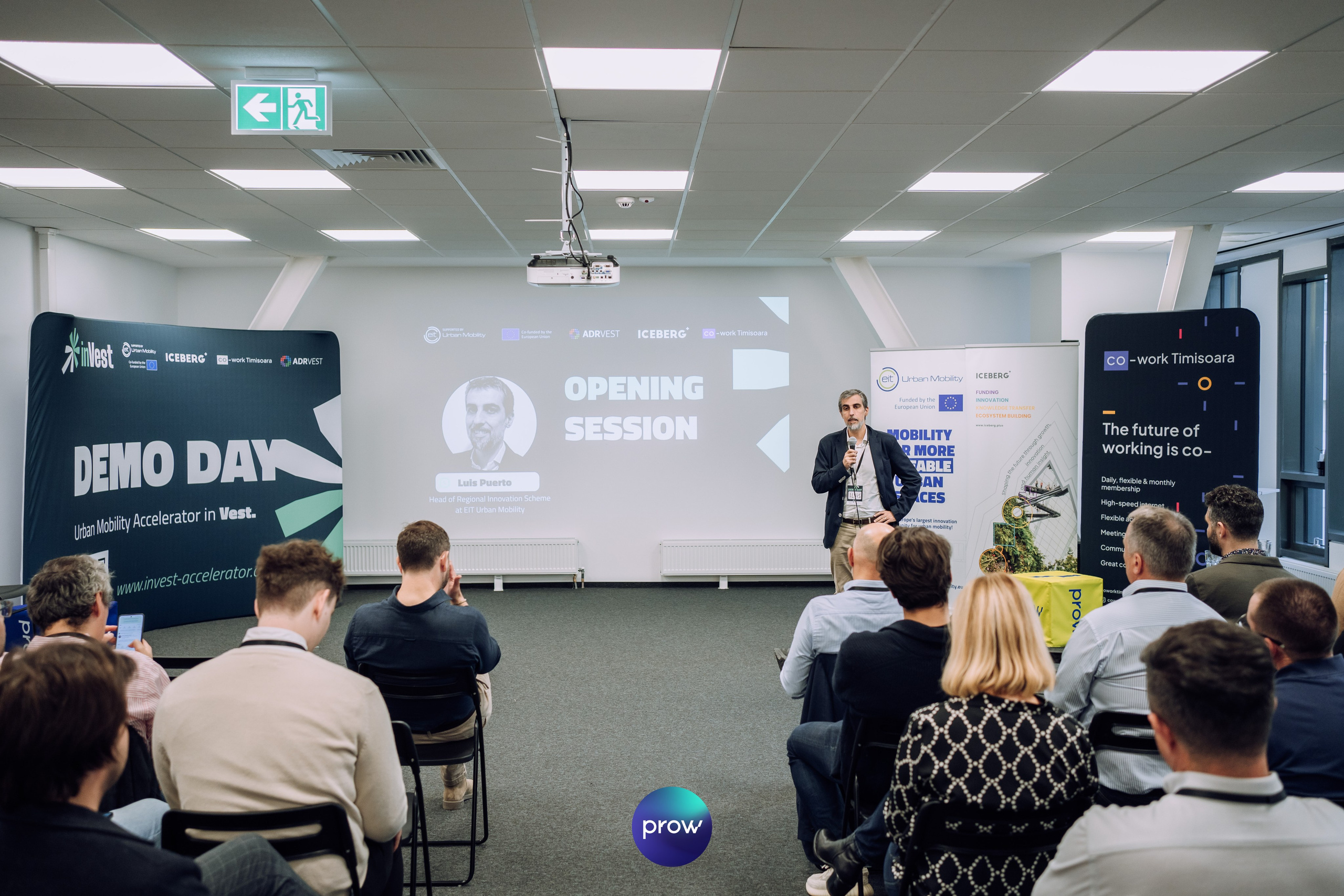InVest DemoDay @ Cowork. Cozac Cristian Photographer
