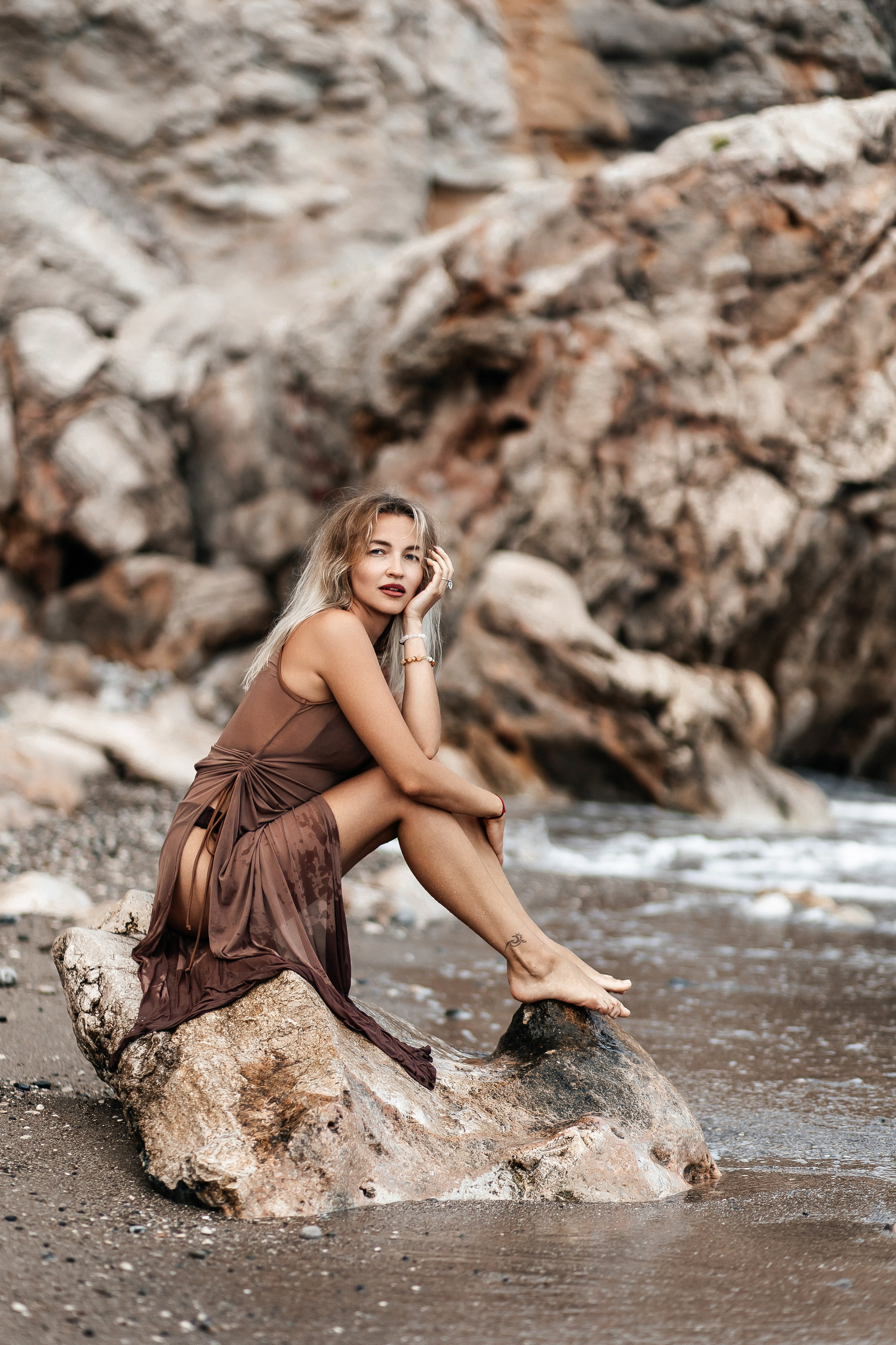 Фотосессия на диком пляже Кемера. Фотограф в Анталии, Кемере и Белеке. Love story, семейные и индивидуальные фотосессии