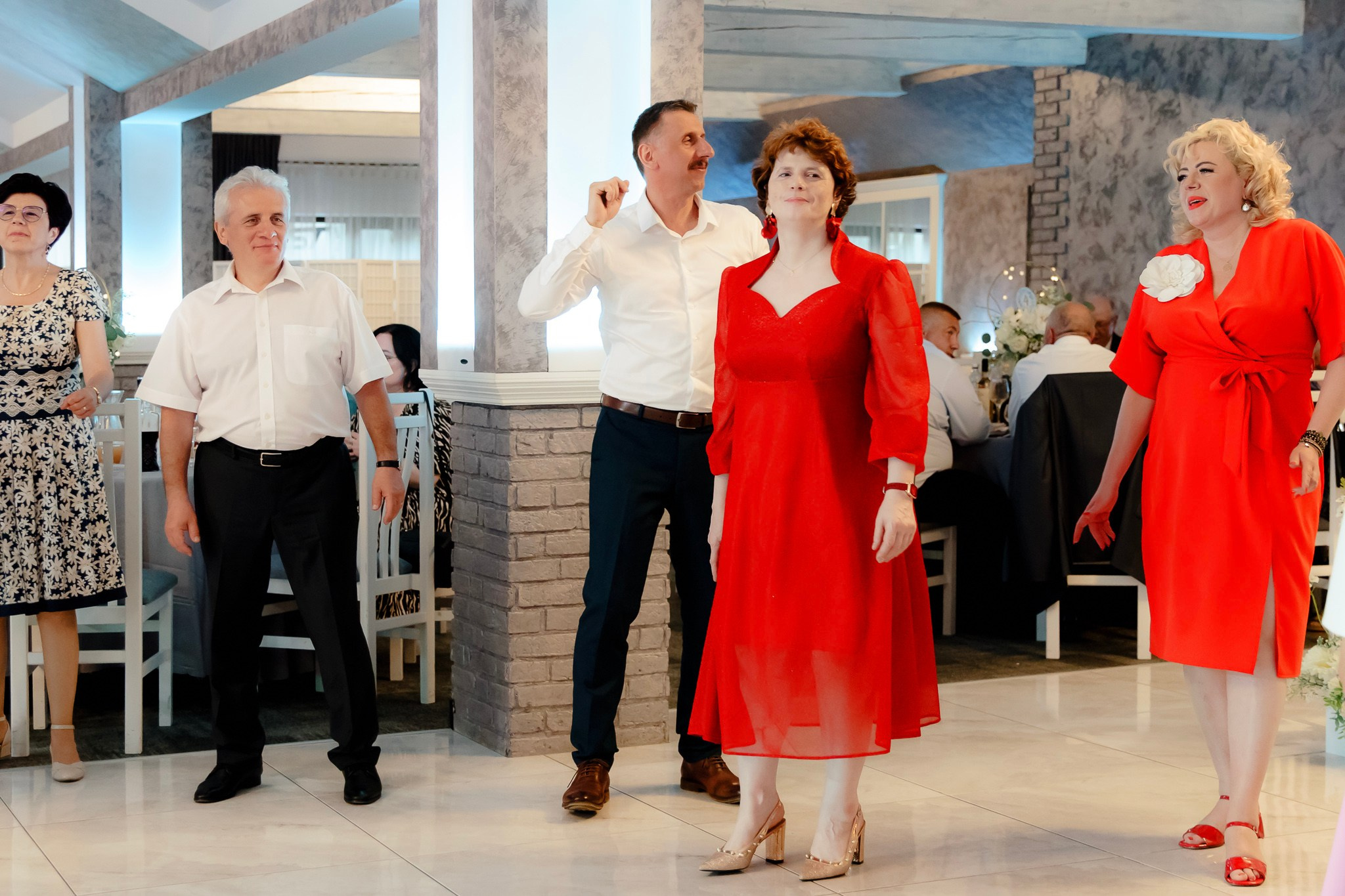 Ioana & Ionuț | Nuntă de poveste la Păstrăvăria Poiana din Mălini județul Suceava. Servicii foto-video profesionale, pentru momente de neuitat