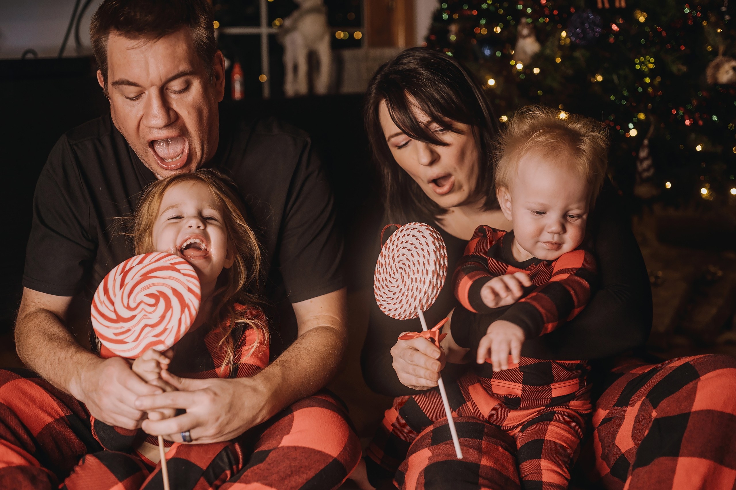 25.11.2023 Christmas Photoshoot 2. Wedding family event photographer in Chicago Nick Yushevich