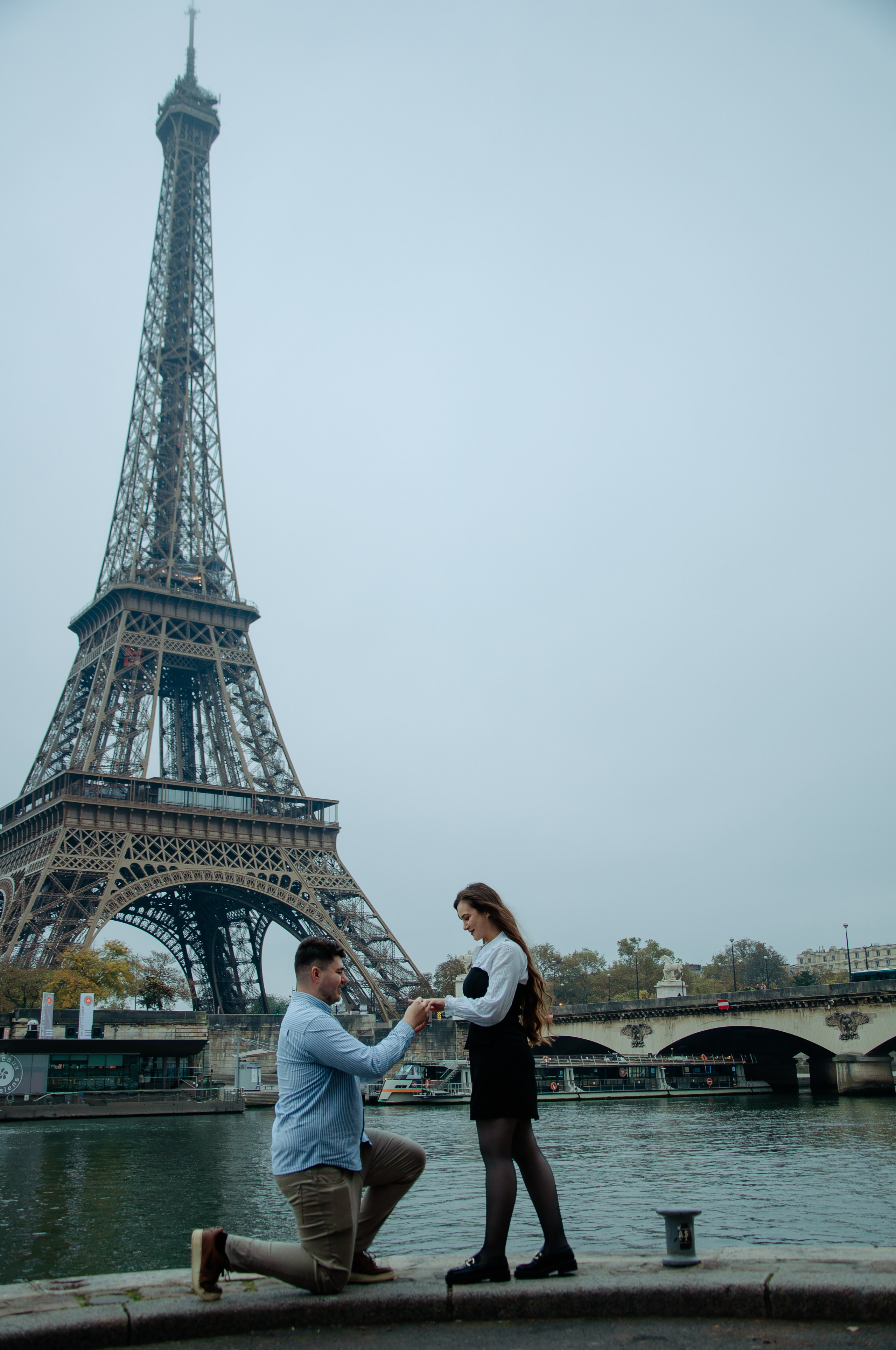 Помолвочная фотосессия у Эйфелевой башни. Фотограф в Париже Полина Осипова