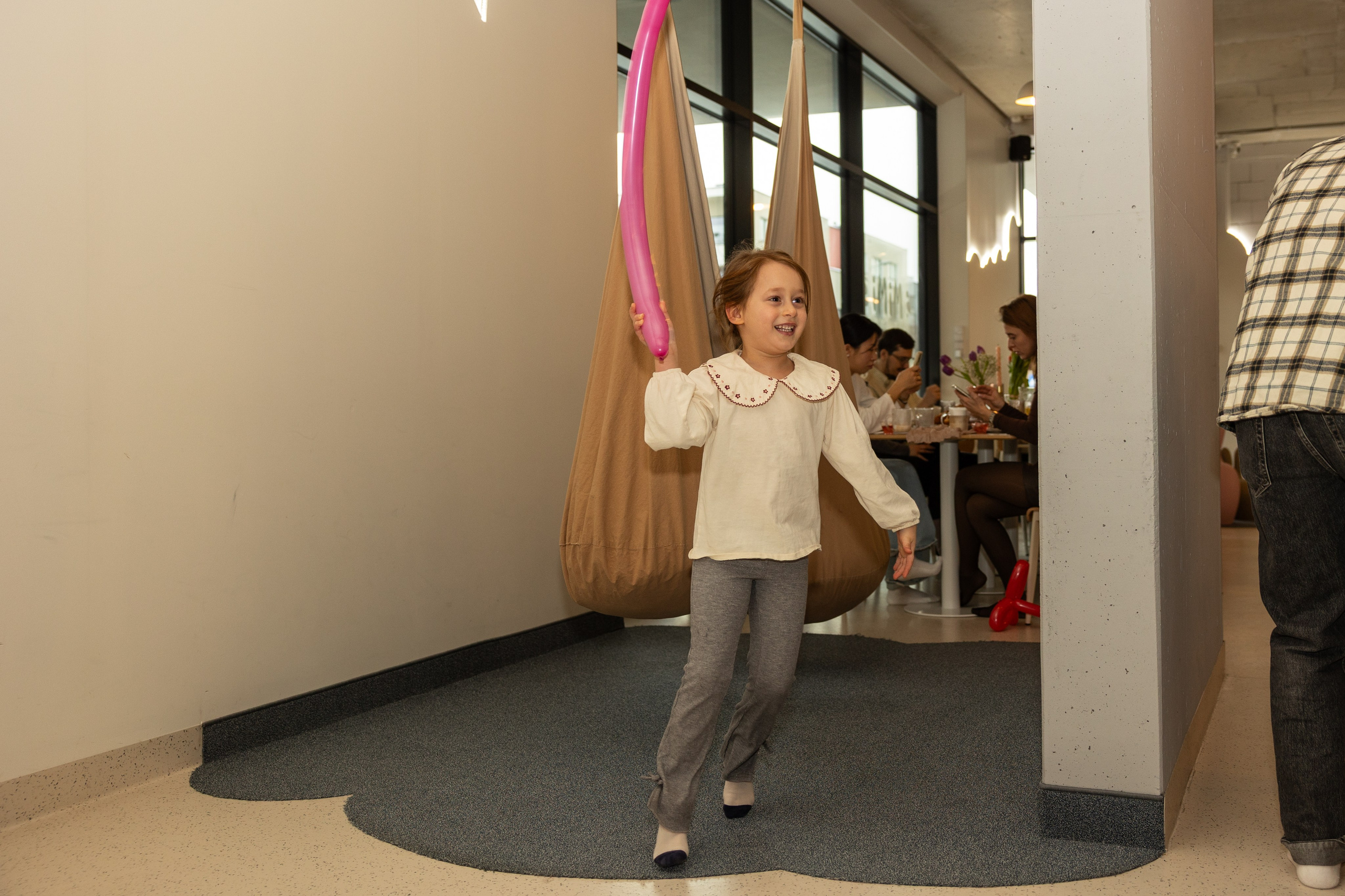 День рождения Артёма 24 января 2026 года. Семейный и детский фотограф в Варшаве Мила Бобровская