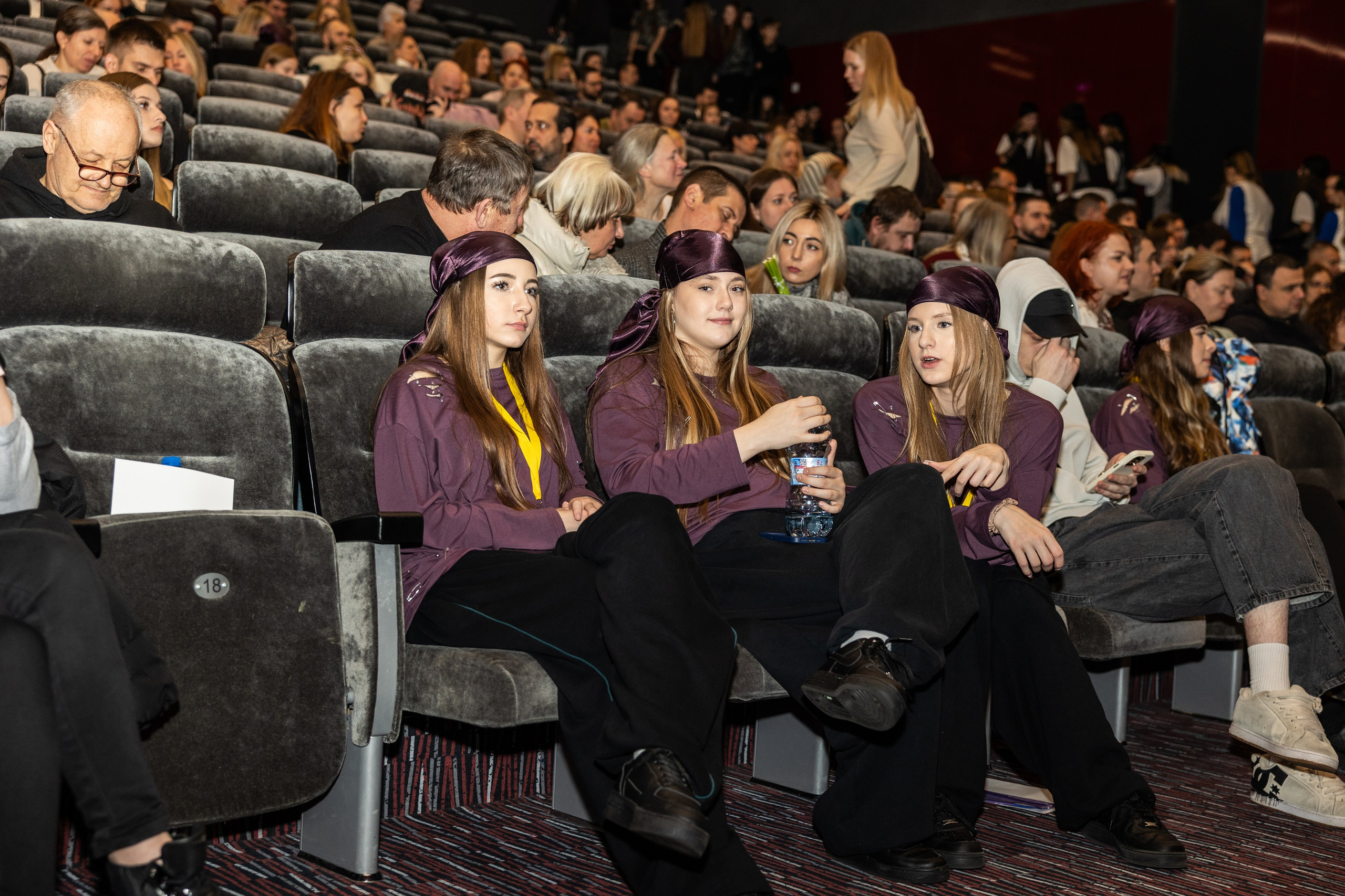 LEO DANCE SHOW WINTER 2025. Семейный и детский фотограф в Варшаве Мила Бобровская