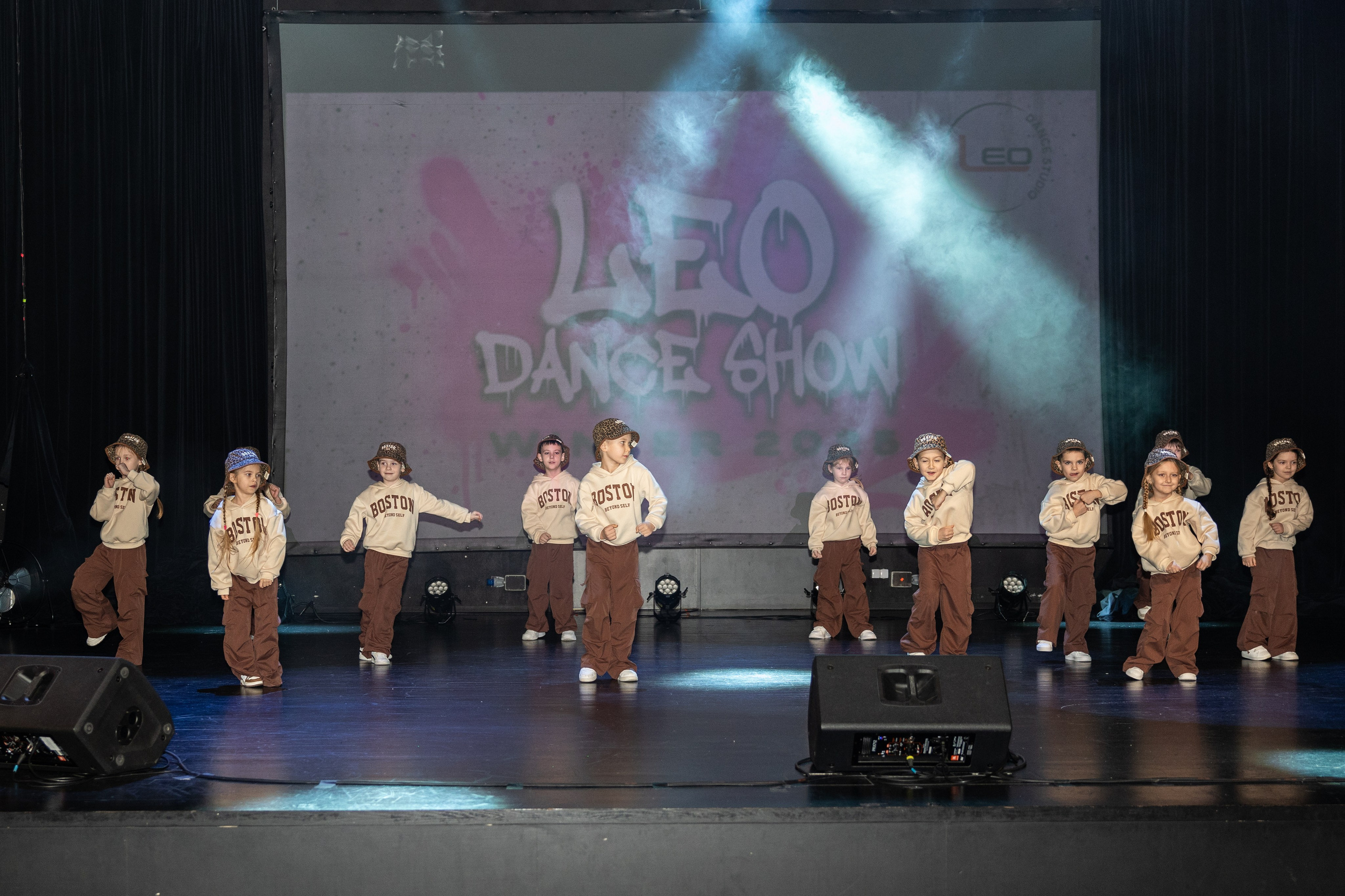 LEO DANCE SHOW WINTER 2025. Семейный и детский фотограф в Варшаве Мила Бобровская