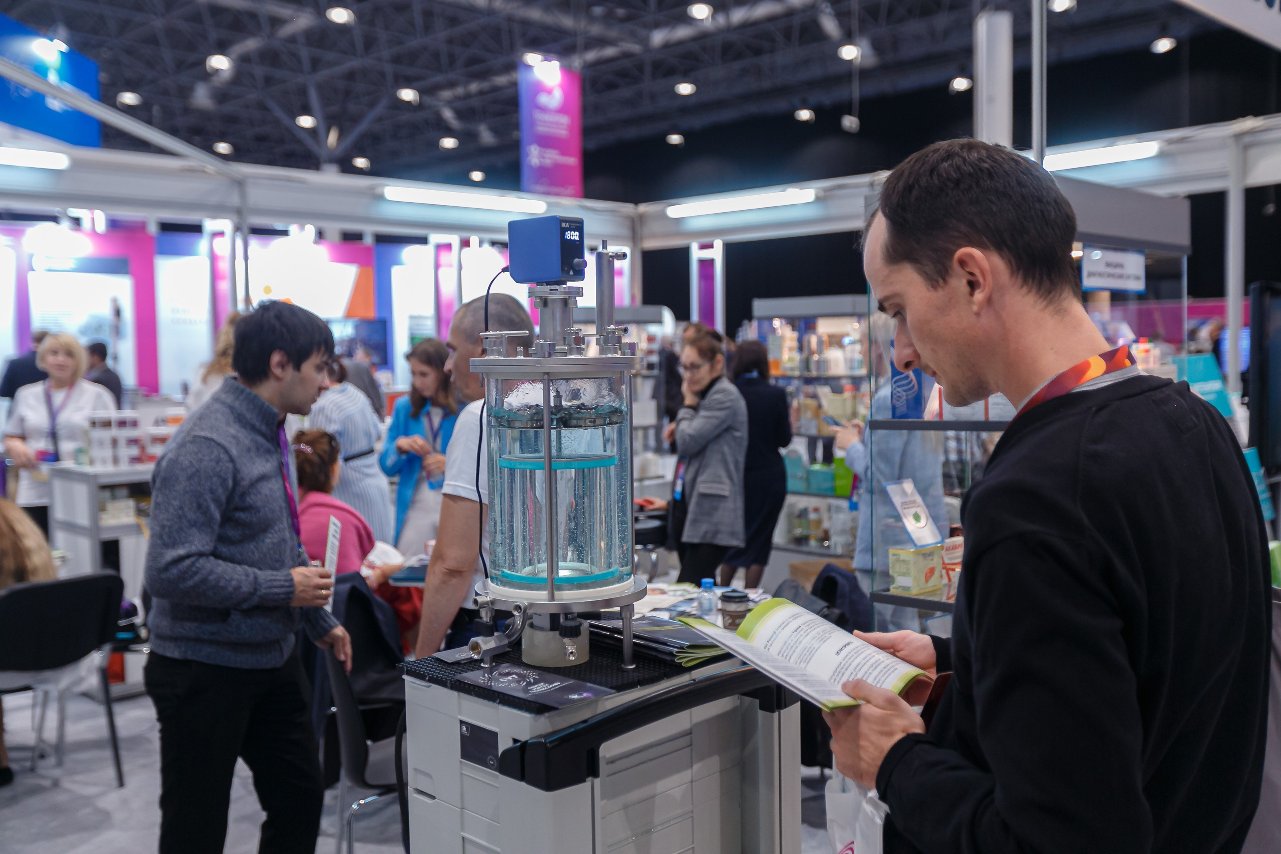 Foro Internacional de Desarrollo Tecnológico. Fotógrafo de retrato, familia y reportajes en Valencia | España | Europa Vitalii Lumier