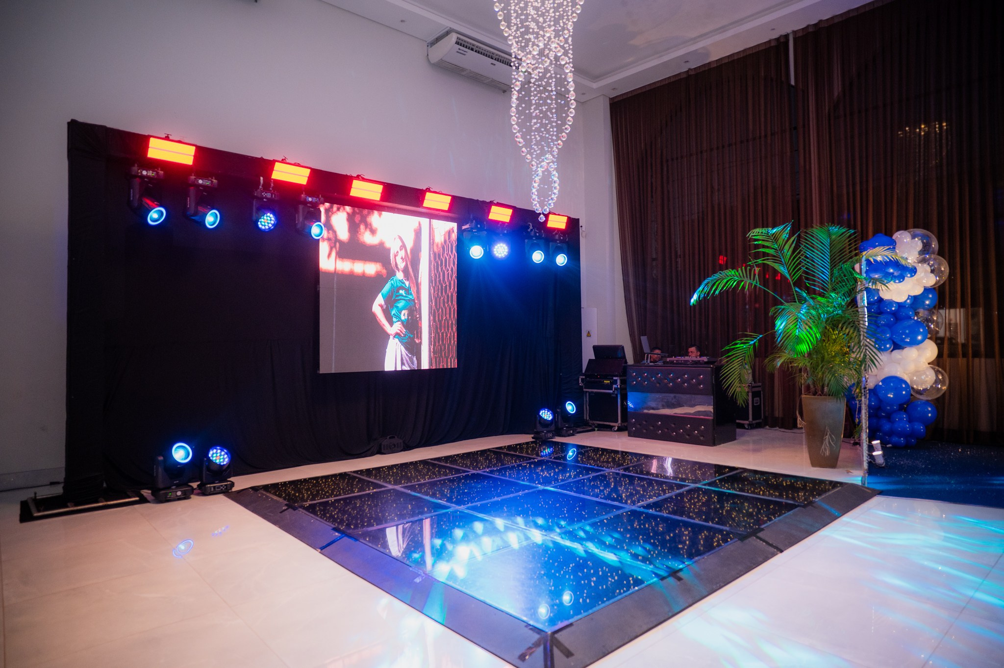 Lara — Hall Palace / Bauru SP. Robson Colaço