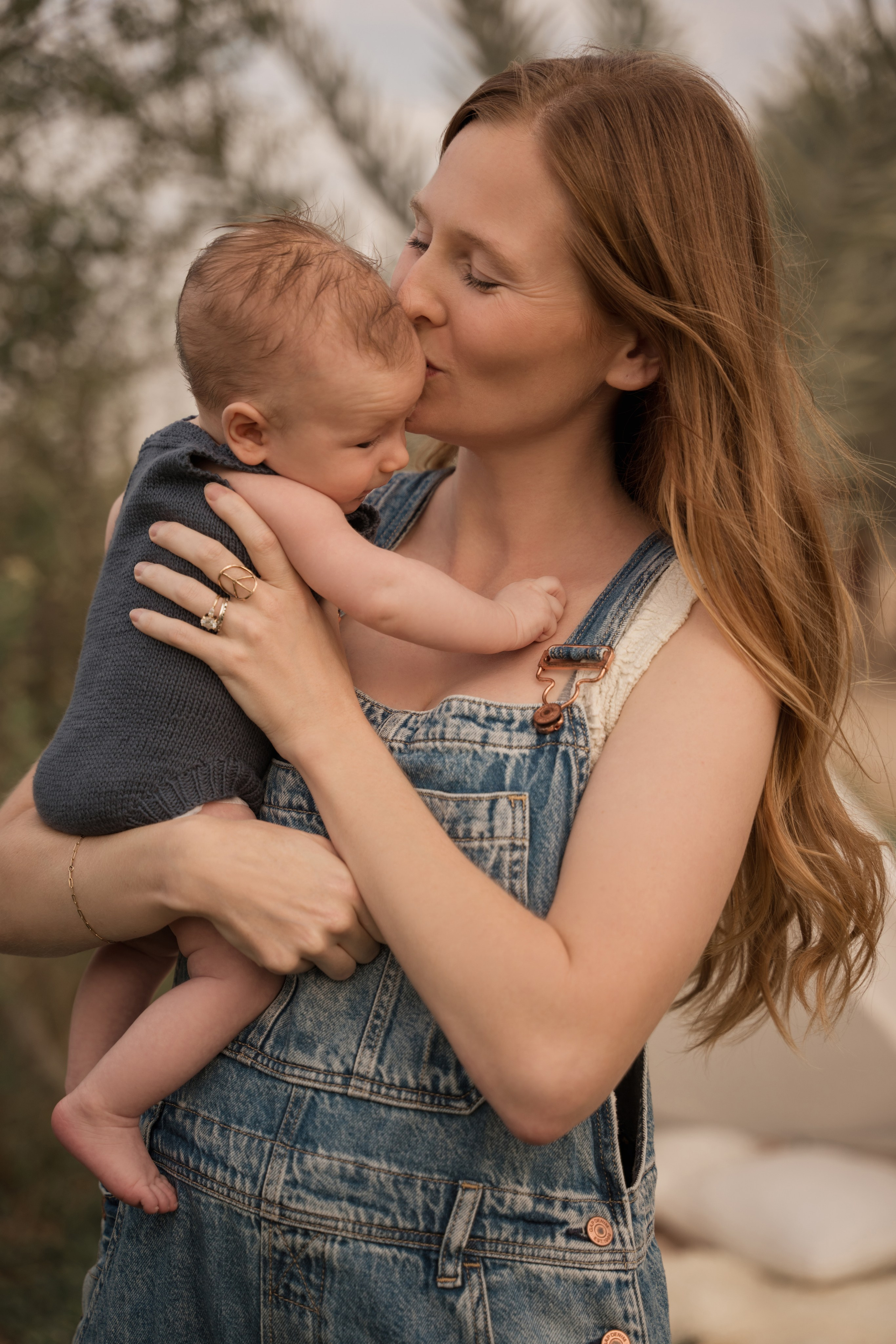 Celebrating 2 months milestone by the lake. Angela Iakovleva — Family Photographer in Dubai