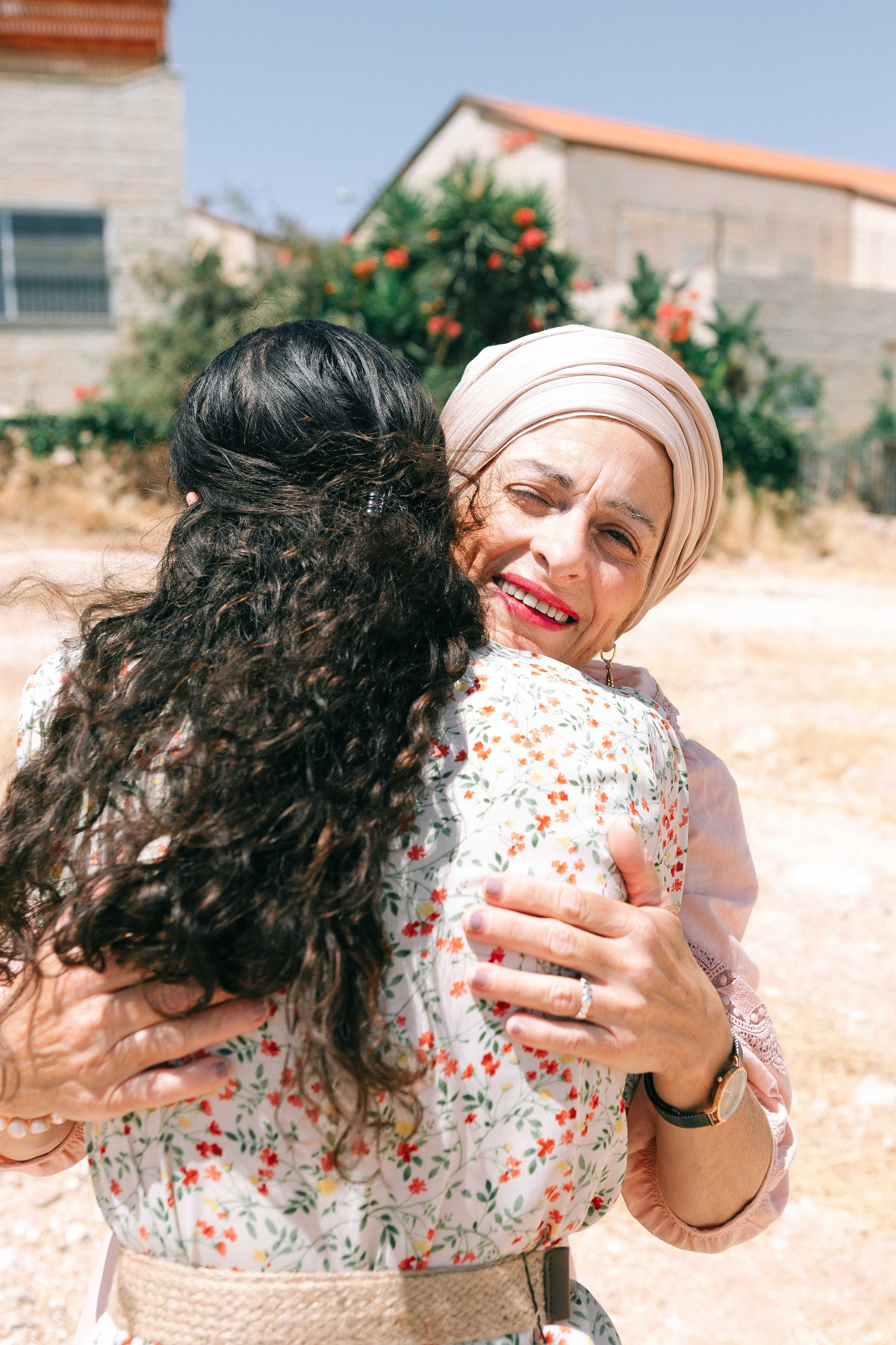 MAALE ADUMIM, HOME PHOTO SESSION + DESERT. Https://shi-photo.com/