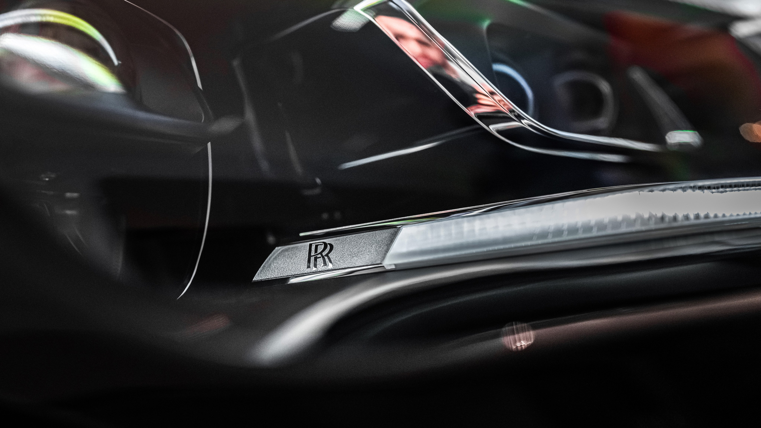 ROLLS-ROYCE. WORLDWIDE COMMERCIAL AUTOMOTIVE PHOTOGRAPHER