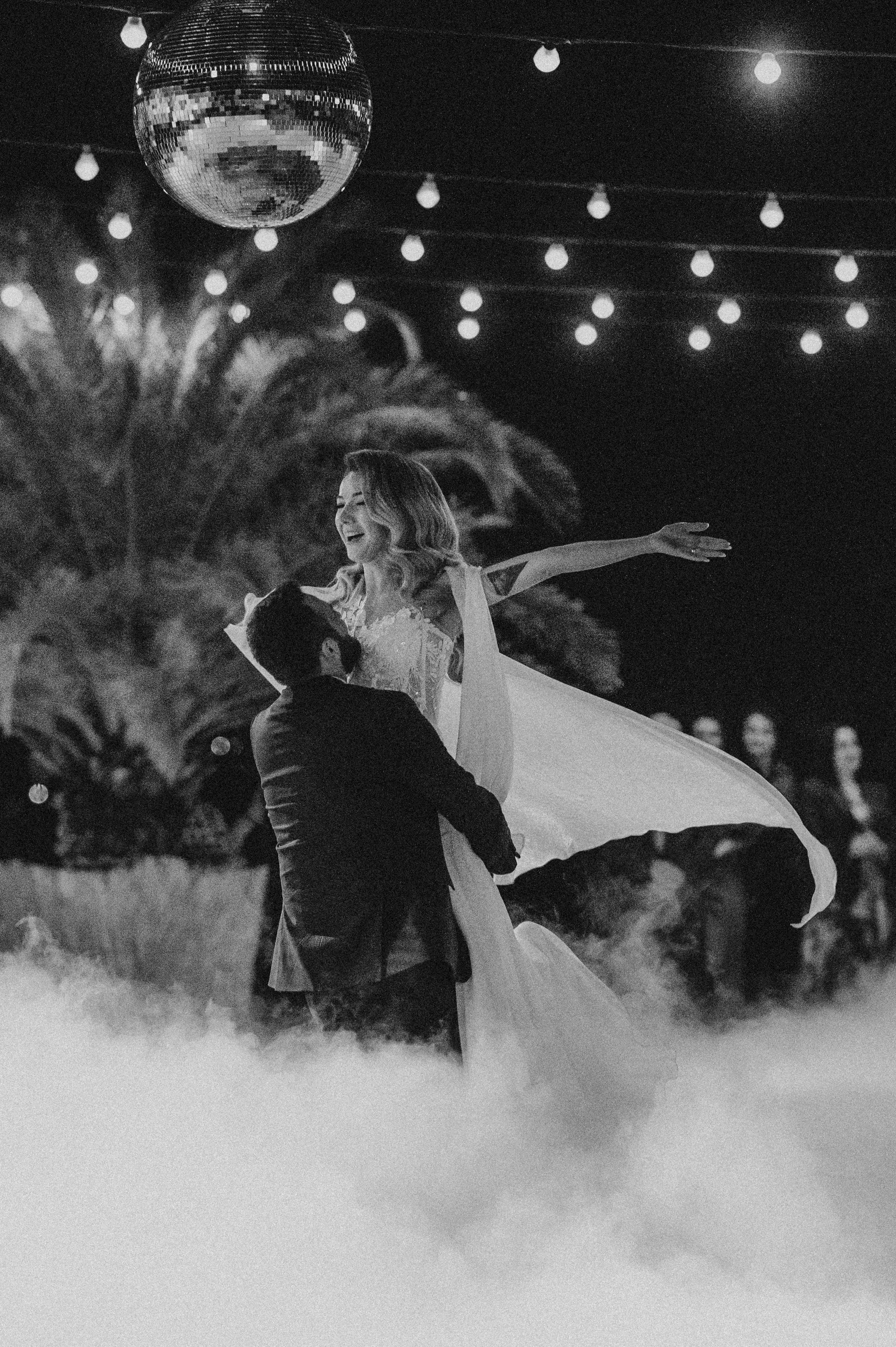 Nunta toamna la Grand Ballroom by LeGaga Iasi. Proud Vision Weddings | Wedding Photography & Film — Servicii profesionale Foto Video Nunta Iasi