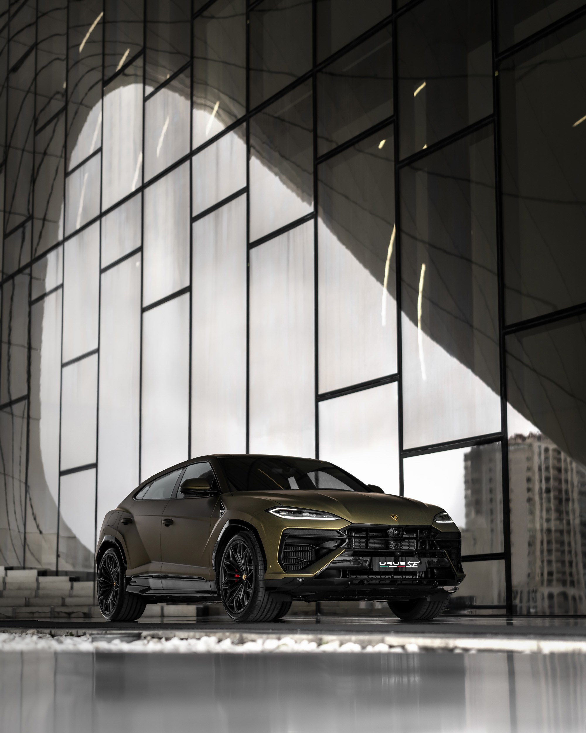 LAMBORGHINI. WORLDWIDE COMMERCIAL AUTOMOTIVE PHOTOGRAPHER