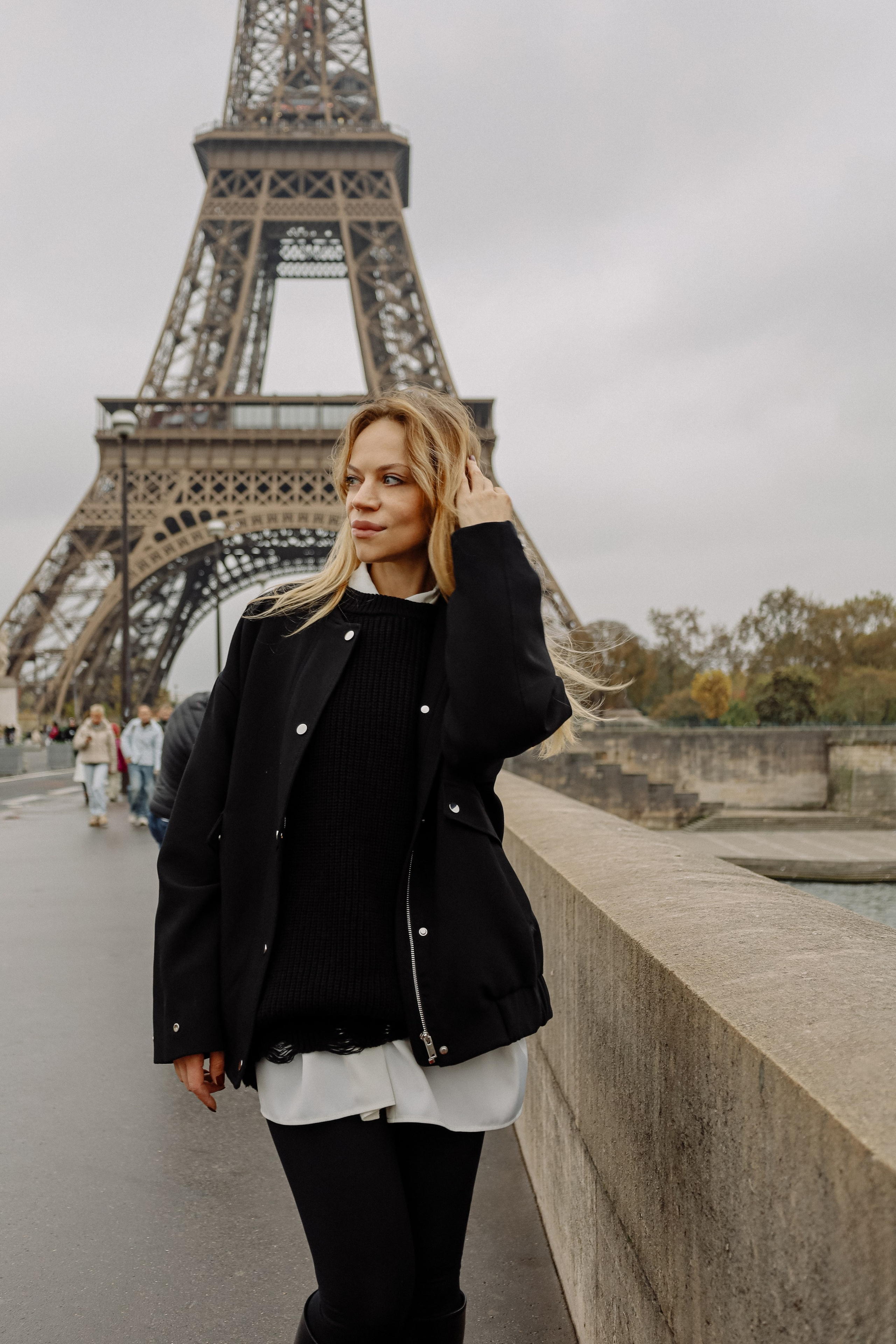 Street Style Photoshoot of Veronika in Paris | Vlada Photo Art. Photographer in Paris: Vlada PhotoArt