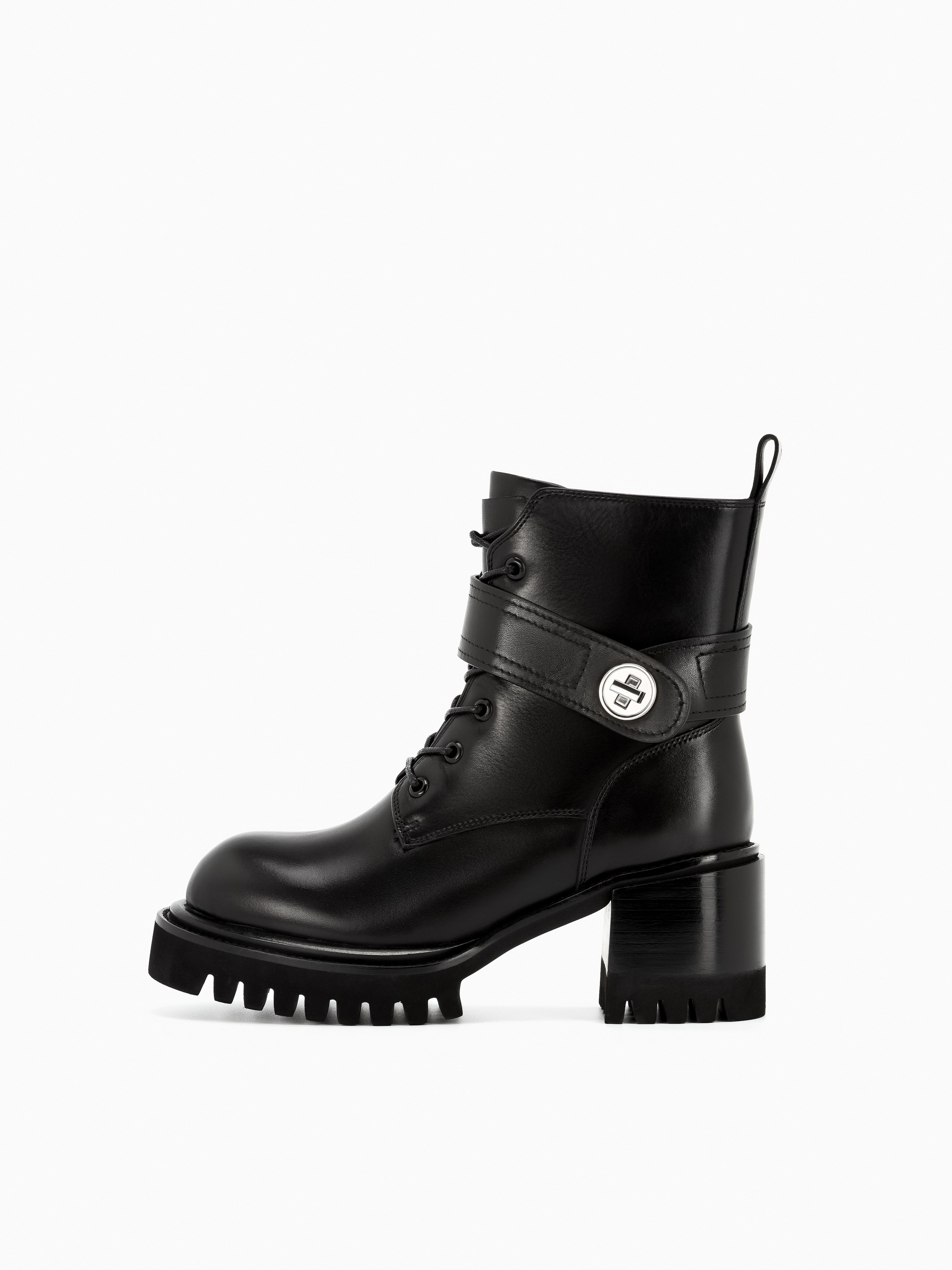 Съёмка обуви. Предметная фотосъемка в Алматы. Студия фото и видео съемки товаров