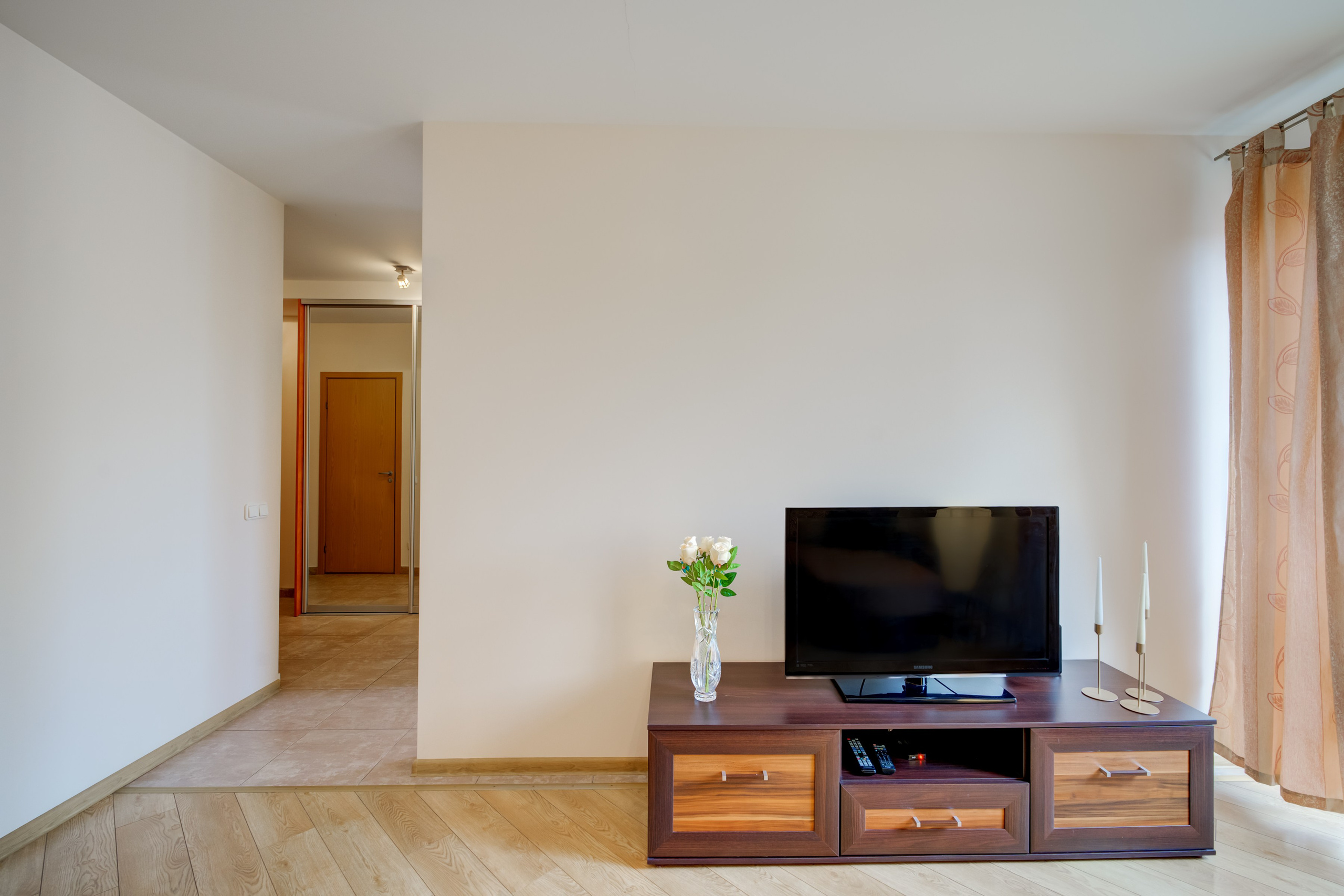 Šv. Stepeno g. 29, 2-jų kambarių buto fotosesija. Elina Sapiega fotografė Vilniuje