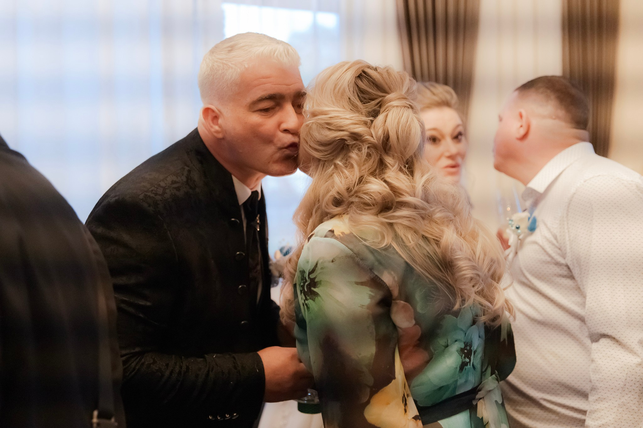 Mihai & Oana. Servicii foto-video profesionale, pentru momente de neuitat