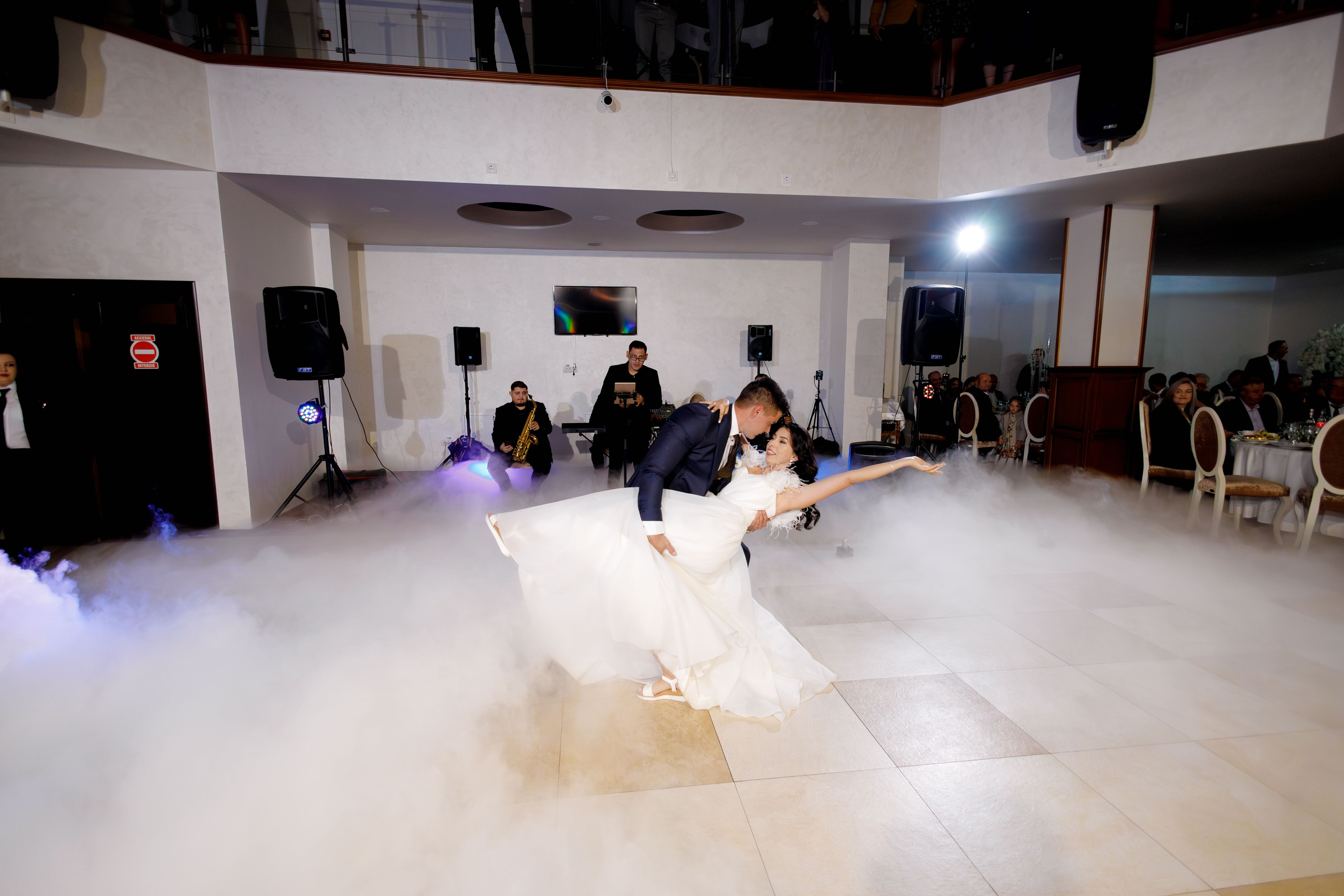 Loredana & Emilian – Ziua Nunții | Videografie - fotografie Botez Suceava, Iași, Botoșani. Servicii foto-video profesionale, pentru momente de neuitat