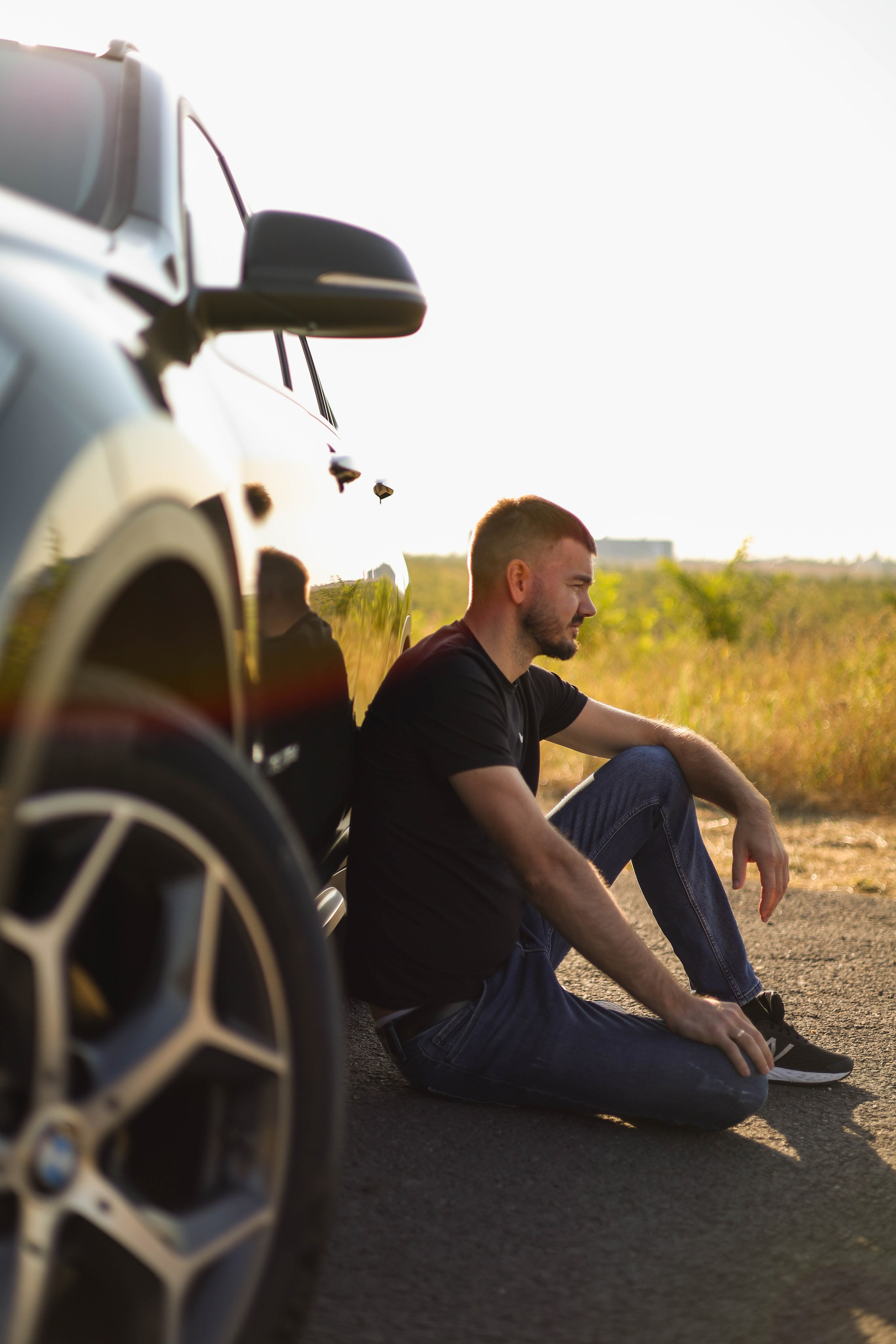 Красивые мужские позы с авто.