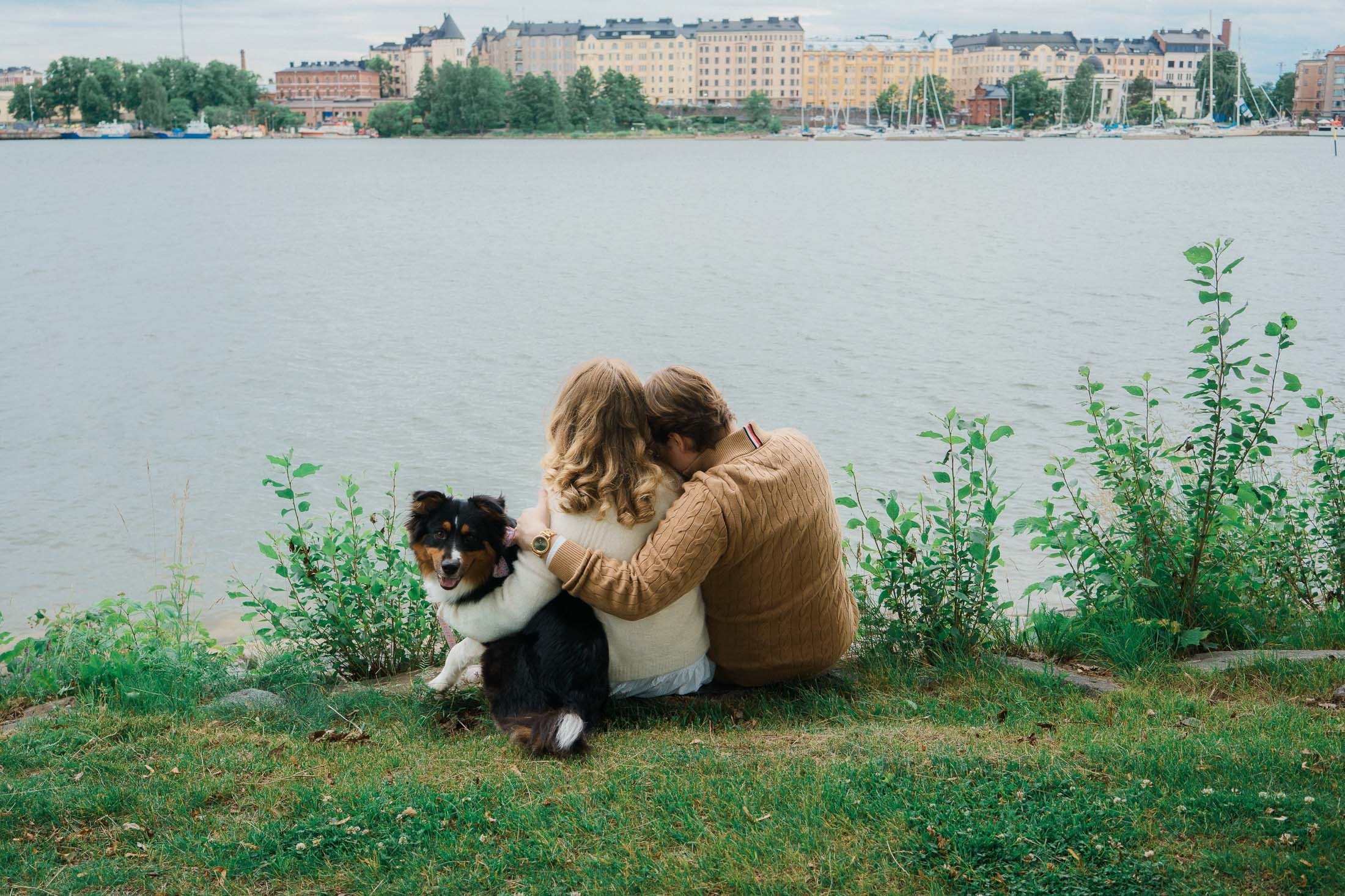 E&R, kihlakuvaus Helsingin Tervasaaressa. StudioHappyMoment | Hääkuvaaja Helsinki, tunteikas ja dokumentaarinen kuvaus