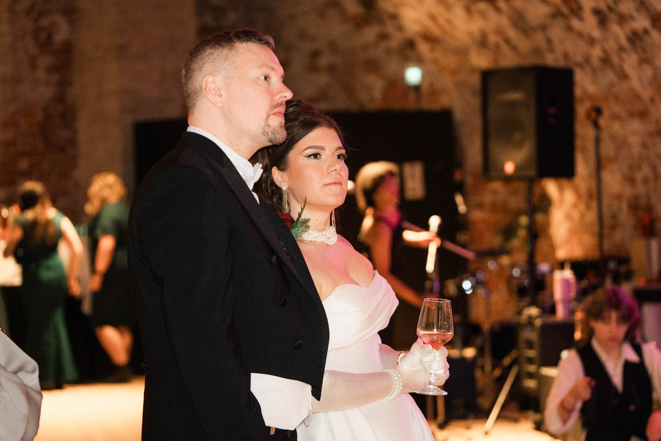 Alisa&Aarne, Uspenski katedraali ja Tenalji von Fersen. StudioHappyMoment — Fine Art Wedding Photographer in Italy, France, Spain & Finland