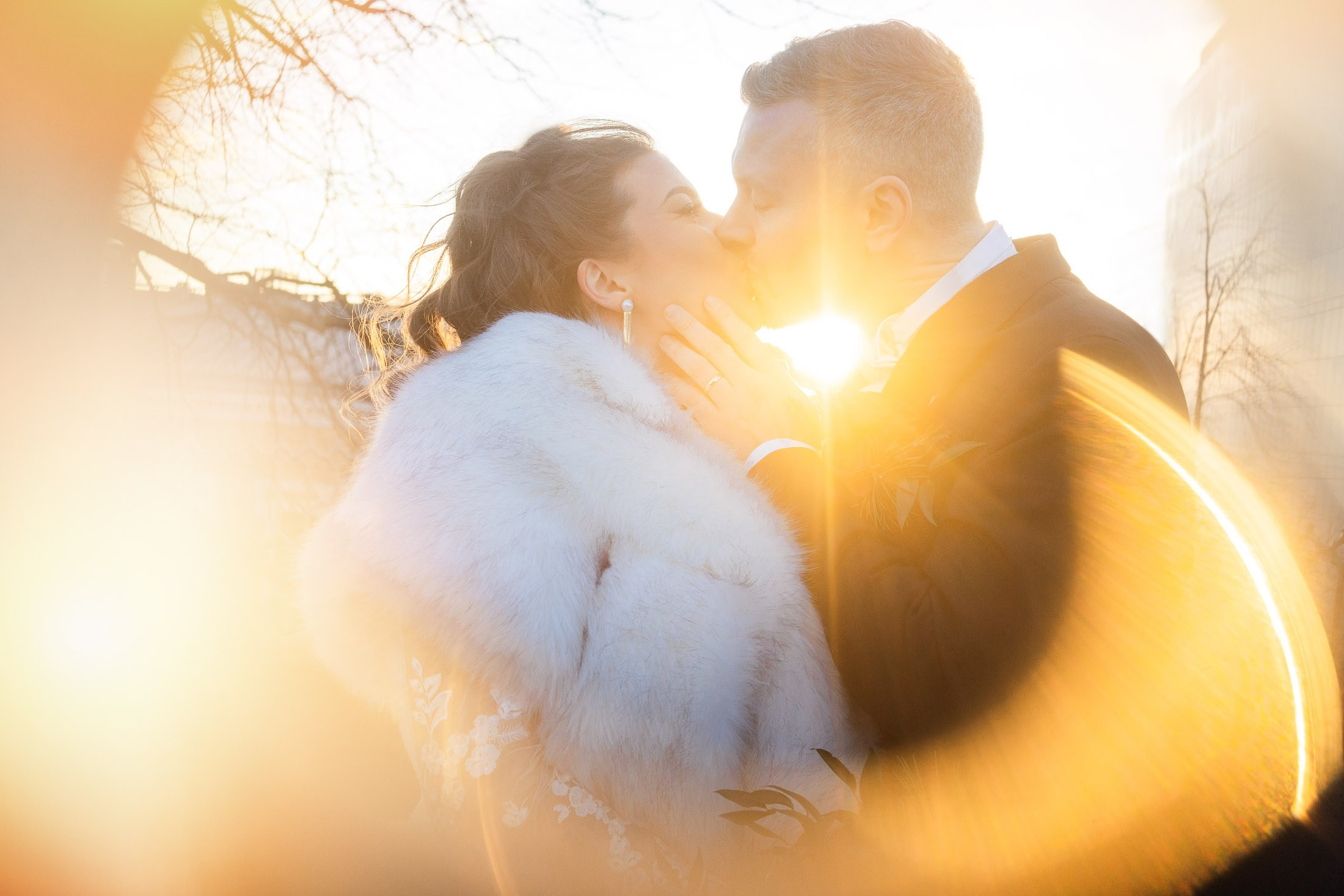 Alisa&Aarne, Uspenski katedraali ja Tenalji von Fersen. StudioHappyMoment — Fine Art Wedding Photographer in Italy, France, Spain & Finland