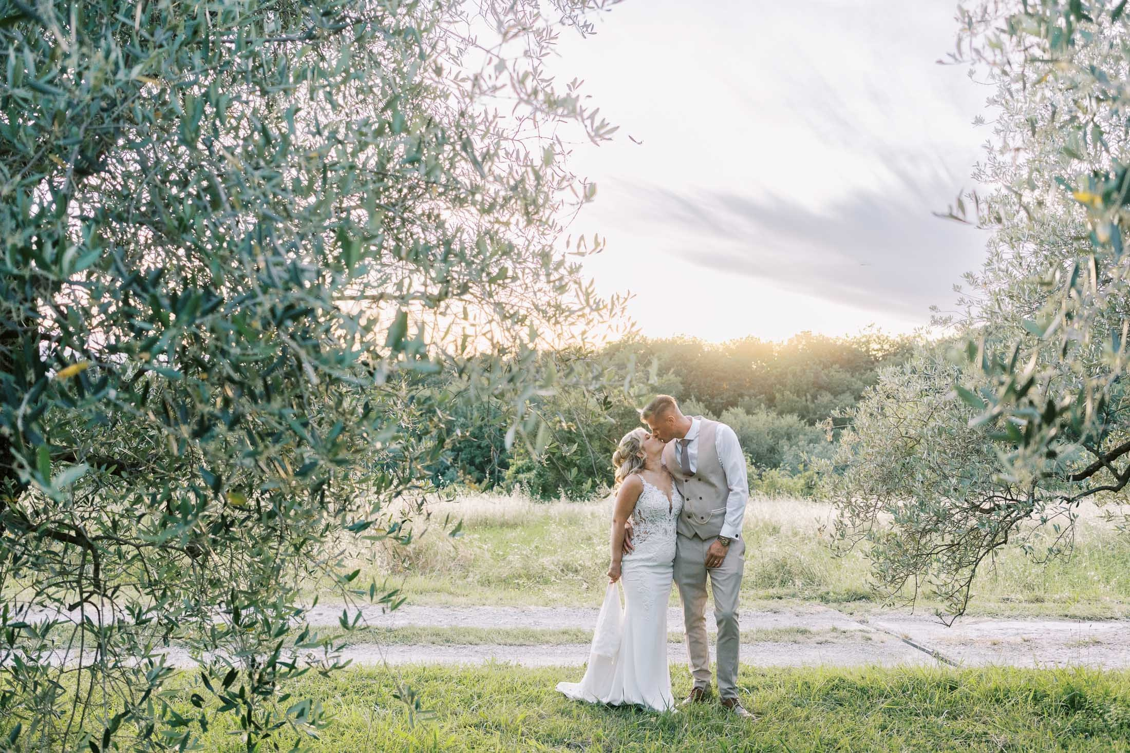 Hannah & Sam, Tuscany, II Poggio alle Ville. StudioHappyMoment | Hääkuvaaja Helsinki, tunteikas ja dokumentaarinen kuvaus