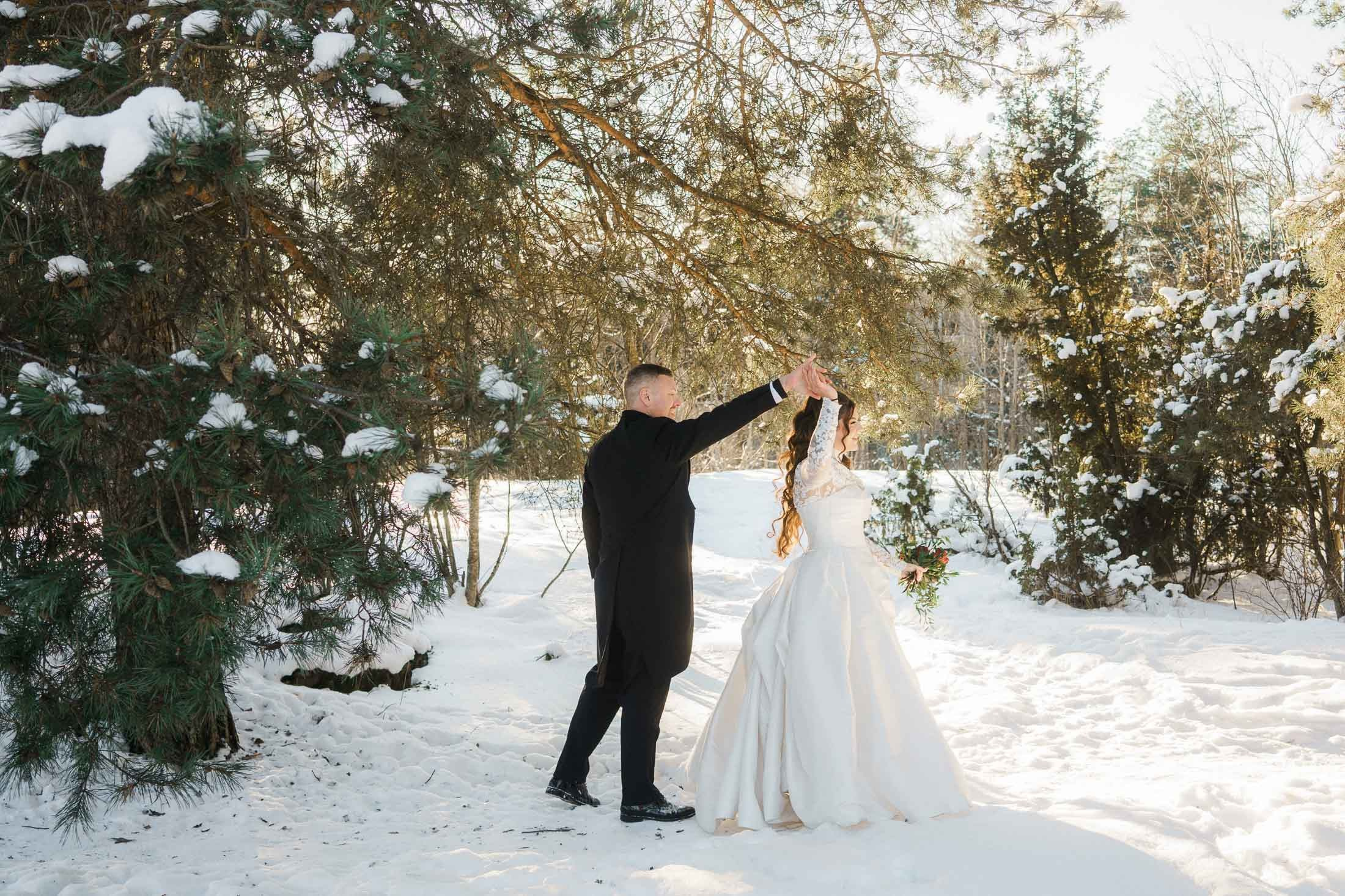Alisa&Aarne, Uspenski katedraali ja Tenalji von Fersen. StudioHappyMoment — Fine Art Wedding Photographer in Italy, France, Spain & Finland