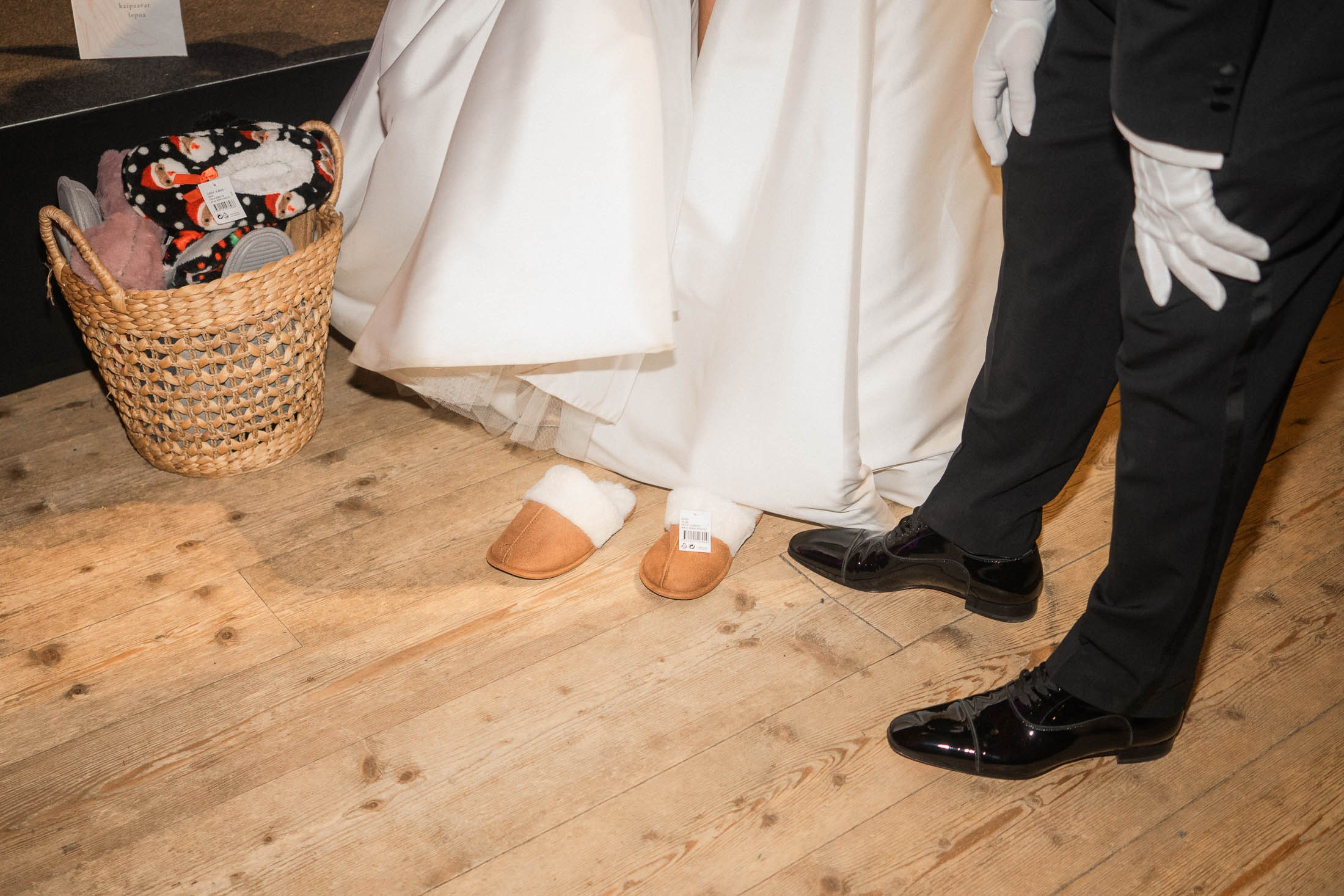 Alisa&Aarne, Uspenski katedraali ja Tenalji von Fersen. StudioHappyMoment — Fine Art Wedding Photographer in Italy, France, Spain & Finland