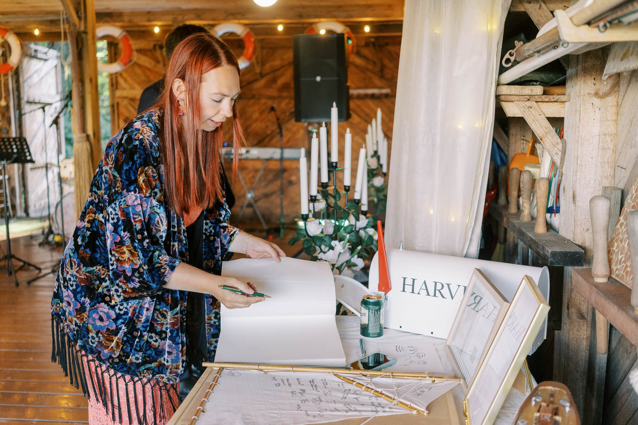 Meeri&Tuukka, kesäiset puutarhahäät Hangossa. StudioHappyMoment | Hääkuvaaja Helsinki, tunteikas ja dokumentaarinen kuvaus