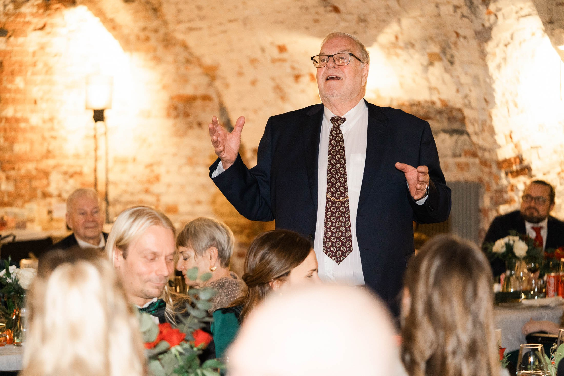 Alisa&Aarne, Uspenski katedraali ja Tenalji von Fersen. StudioHappyMoment — Fine Art Wedding Photographer in Italy, France, Spain & Finland