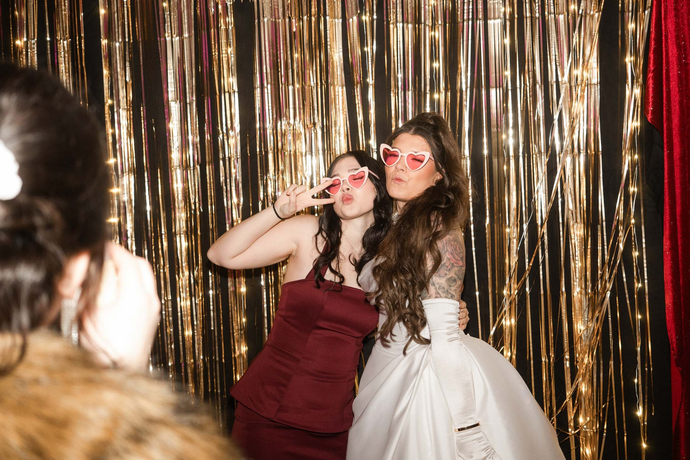 Alisa&Aarne, Uspenski katedraali ja Tenalji von Fersen. StudioHappyMoment — Fine Art Wedding Photographer in Italy, France, Spain & Finland