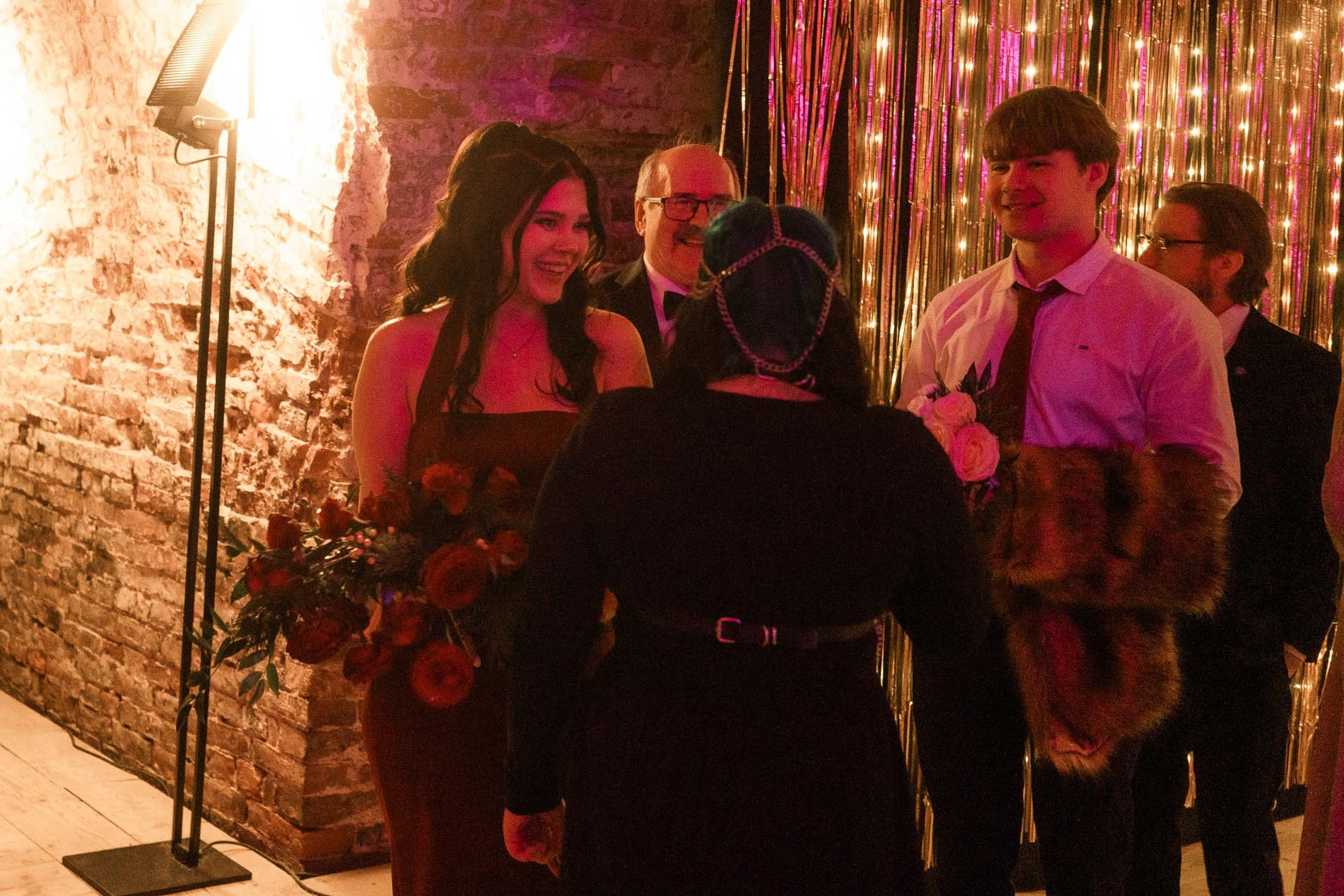 Alisa&Aarne, Uspenski katedraali ja Tenalji von Fersen. StudioHappyMoment — Fine Art Wedding Photographer in Italy, France, Spain & Finland