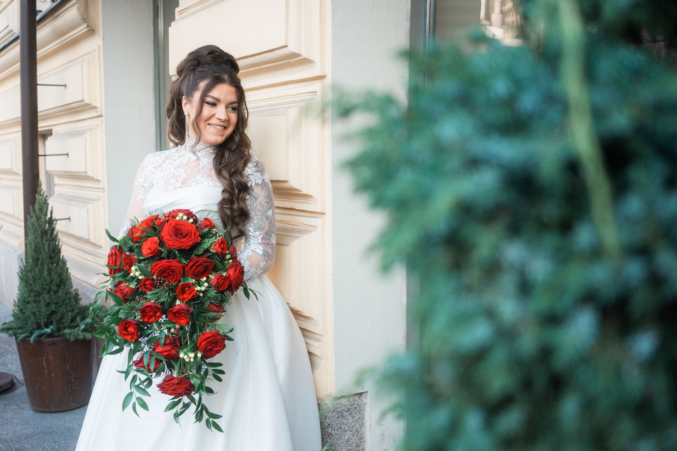 Alisa&Aarne, Uspenski katedraali ja Tenalji von Fersen. StudioHappyMoment — Fine Art Wedding Photographer in Italy, France, Spain & Finland