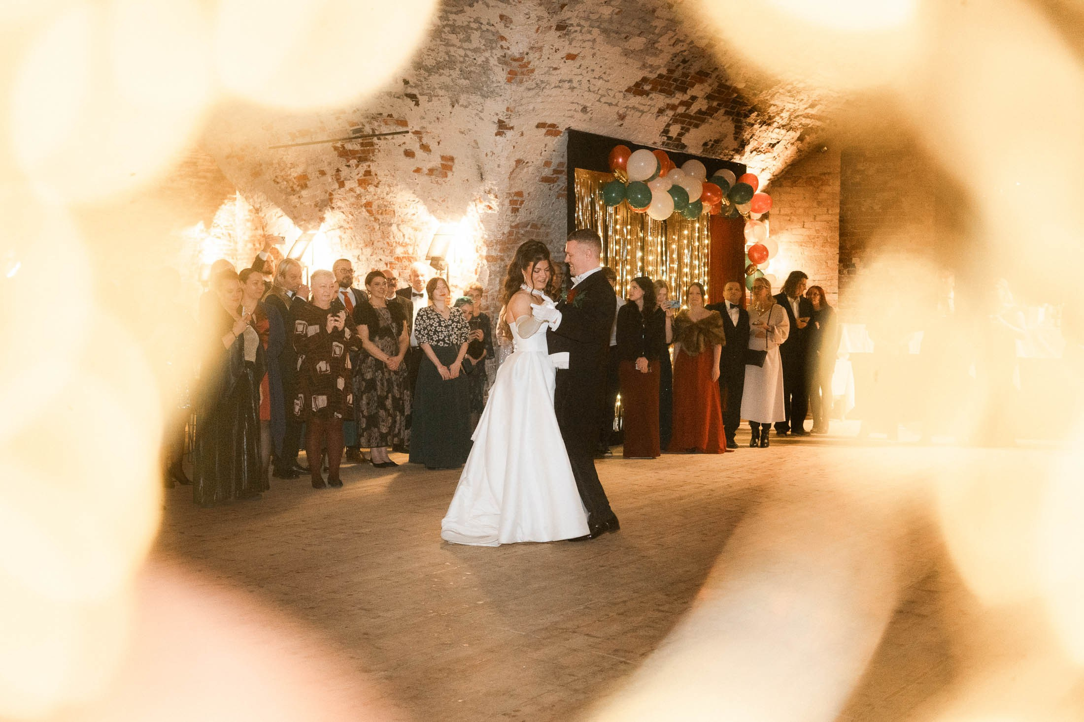 Alisa&Aarne, Uspenski katedraali ja Tenalji von Fersen. StudioHappyMoment — Fine Art Wedding Photographer in Italy, France, Spain & Finland