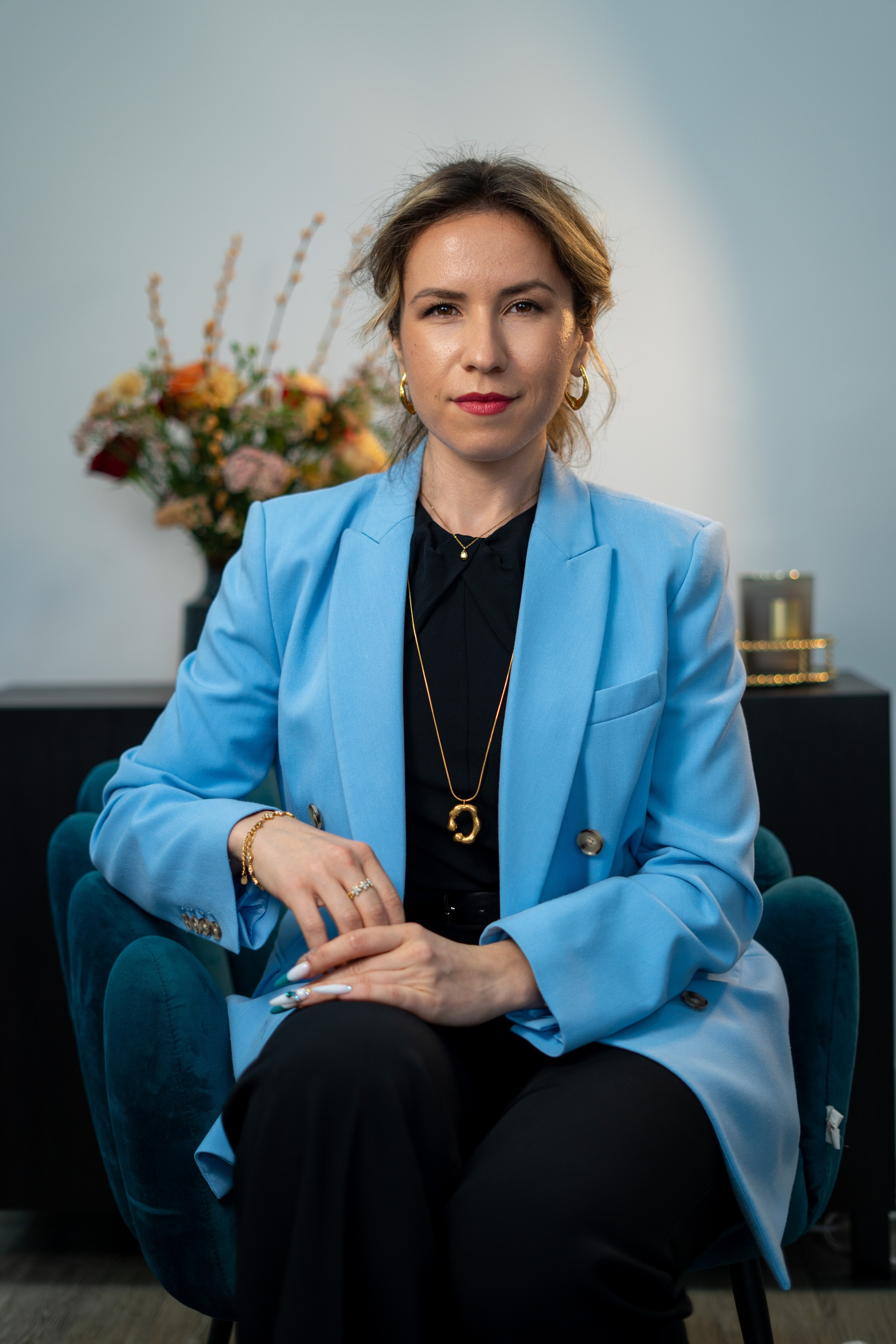 Nina Petrasco. Frames by Giovani Braga