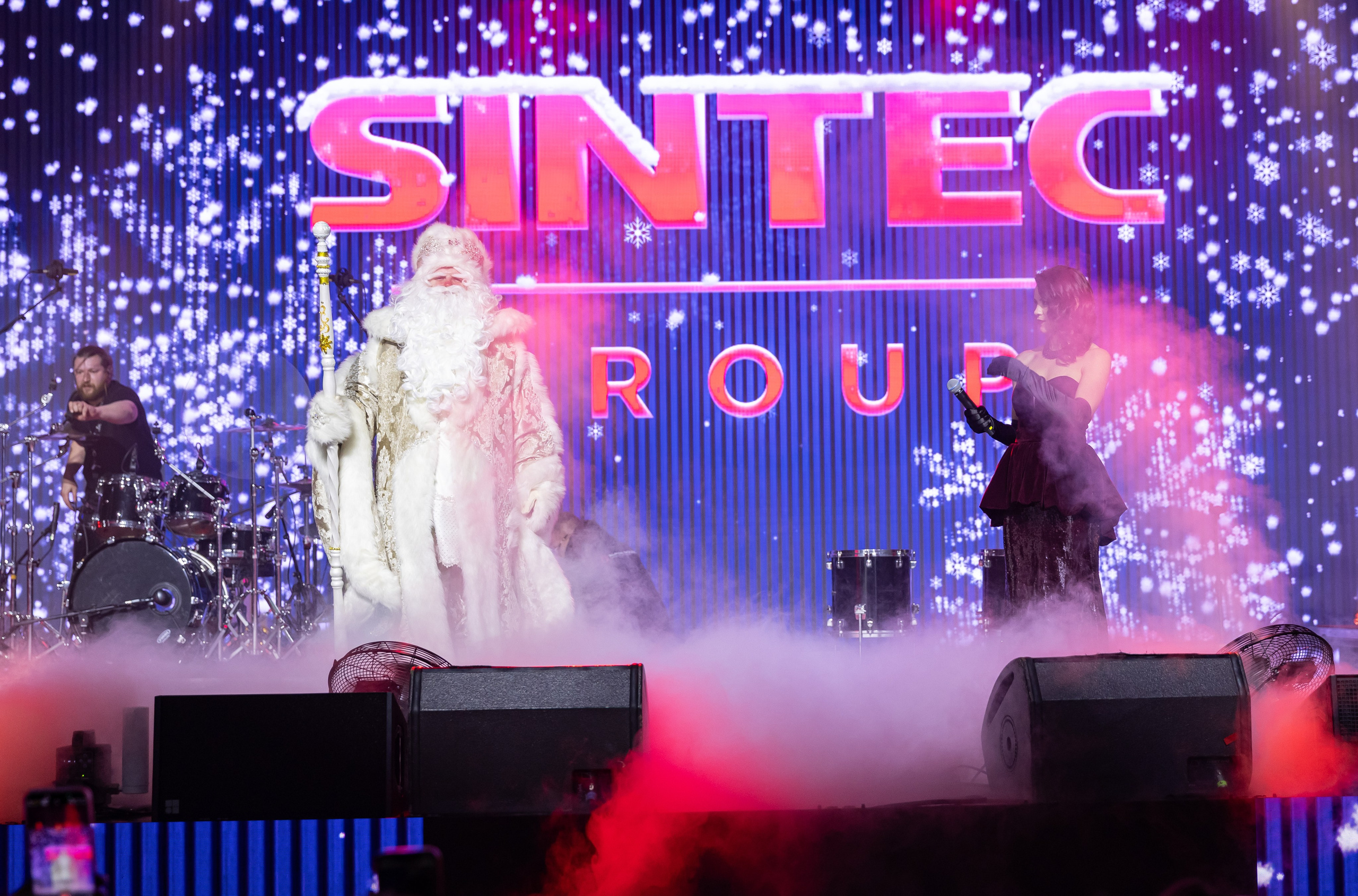 Новогодний корпоратив SINTEC Group. Ведущая Москва Лена Чайка