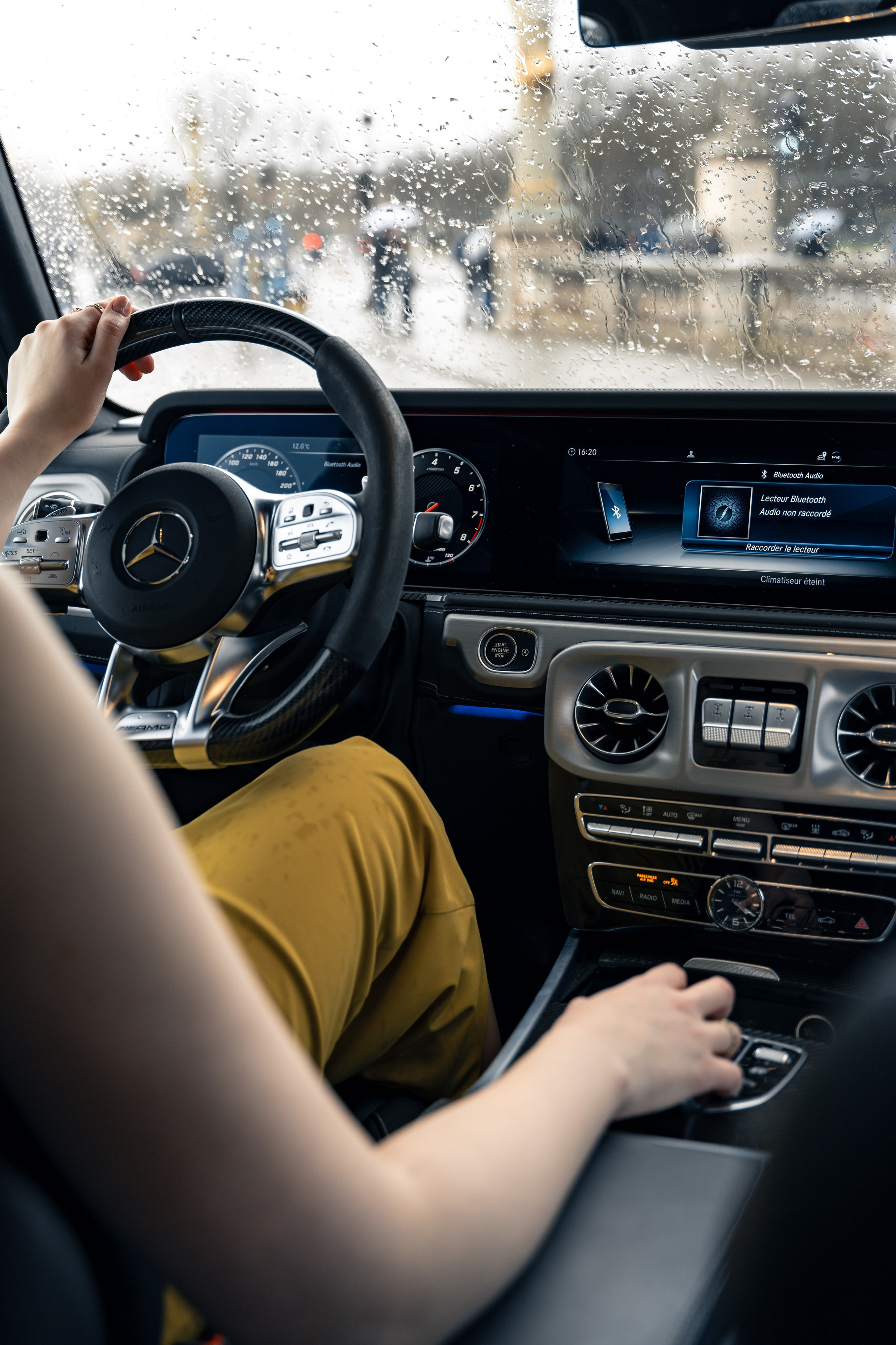 Nataliia x G63 AMG. Photographer in Paris — Vitalii Motruk