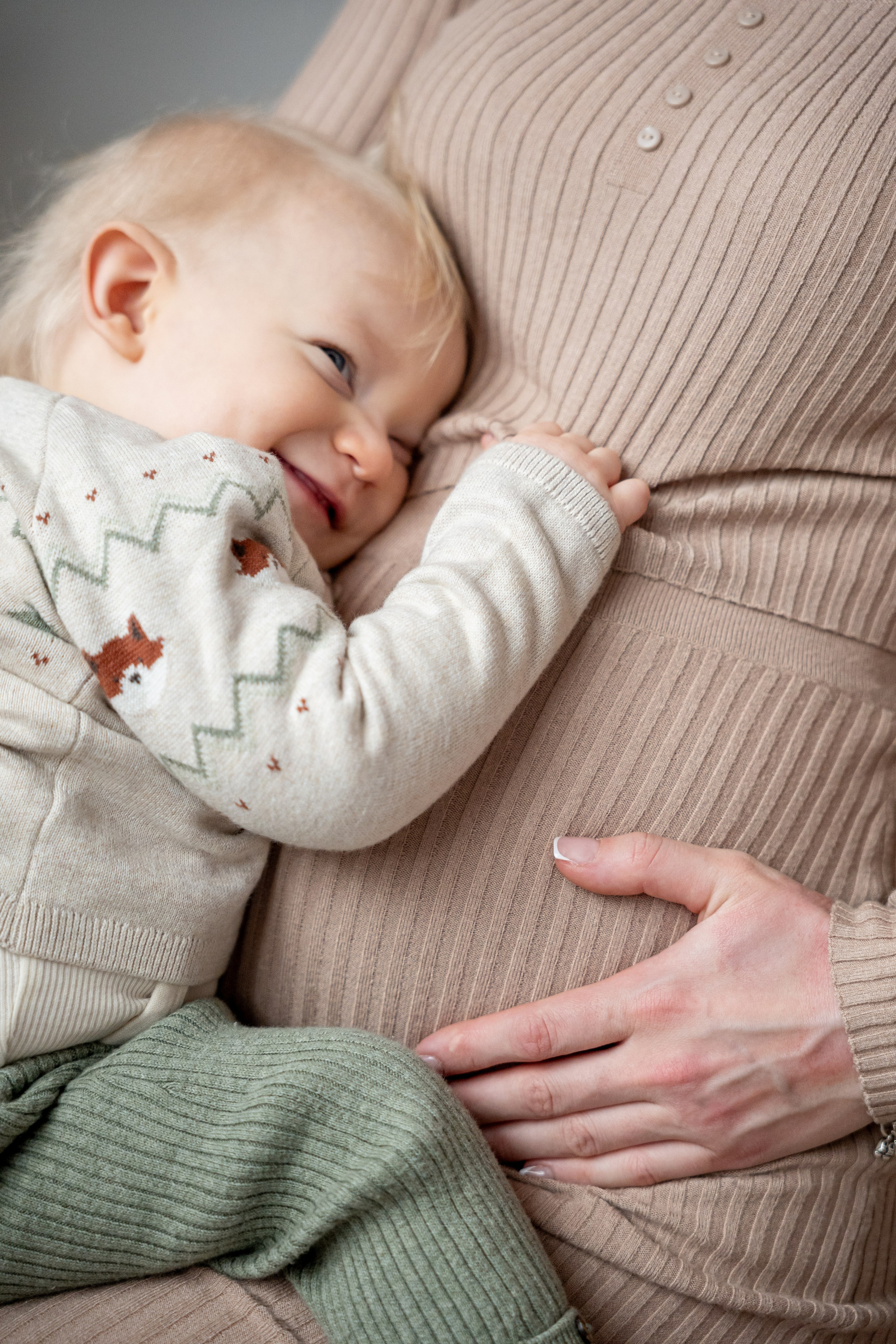 Rodiče a děti při rodinném focení v Teplicích