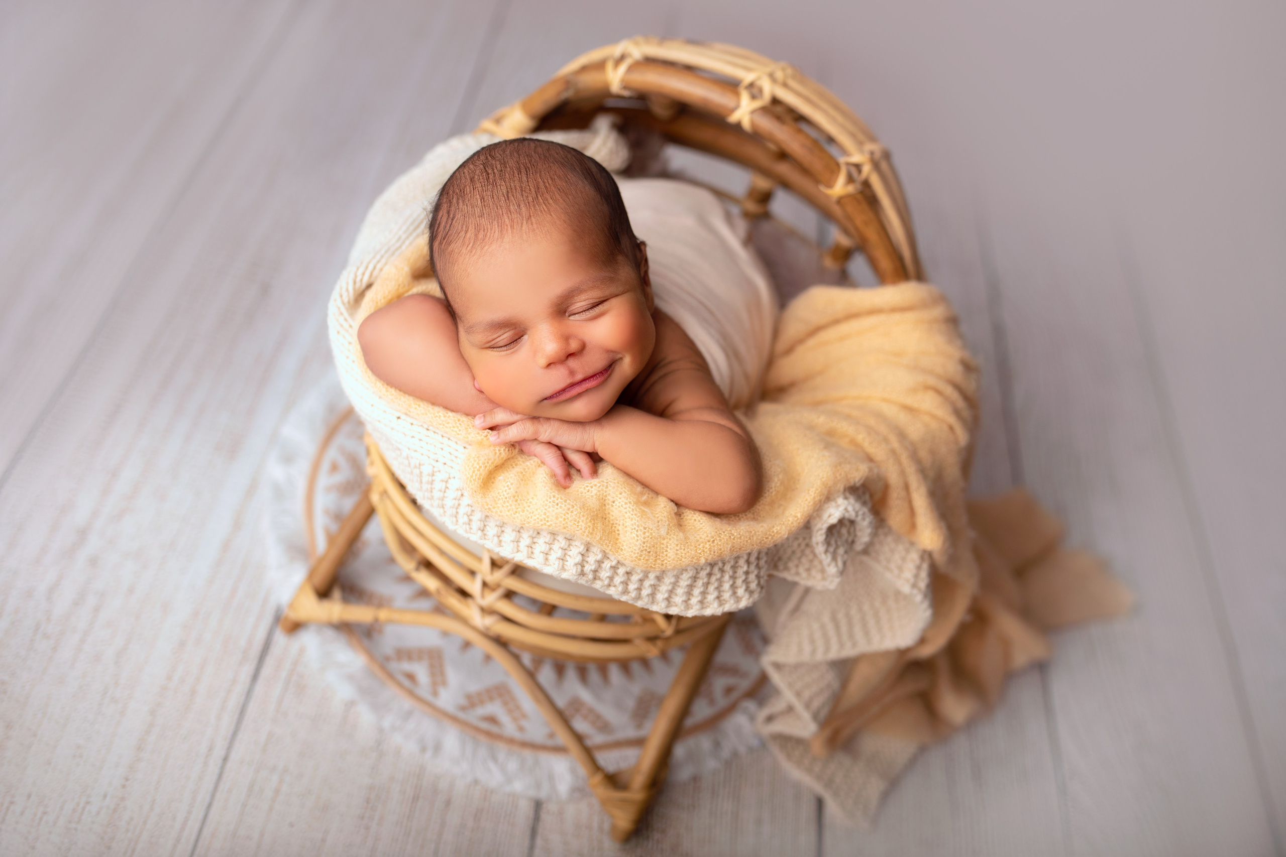 Newborn photoshoot. Newborn photographer and Photography Educator in Prague Yana Stelmakh