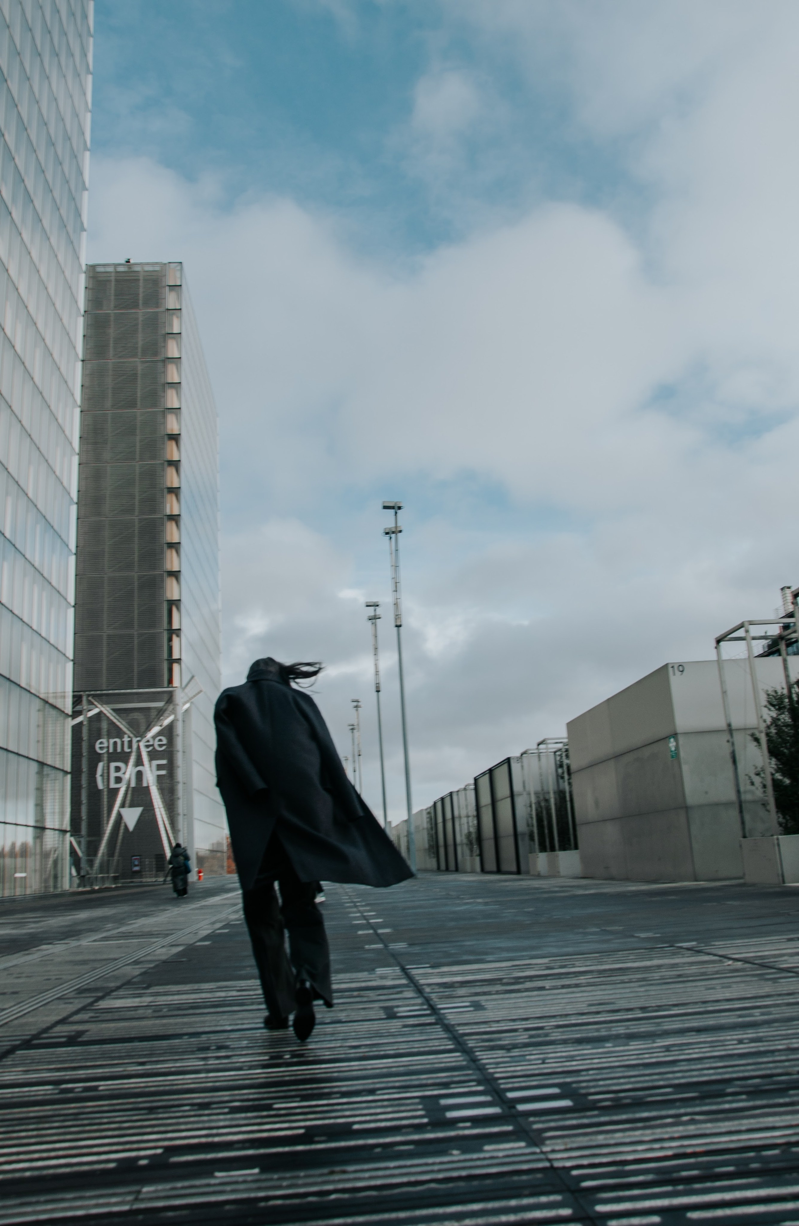 Urban photoshoot in Paris. Paris photographer — Polina Osipova