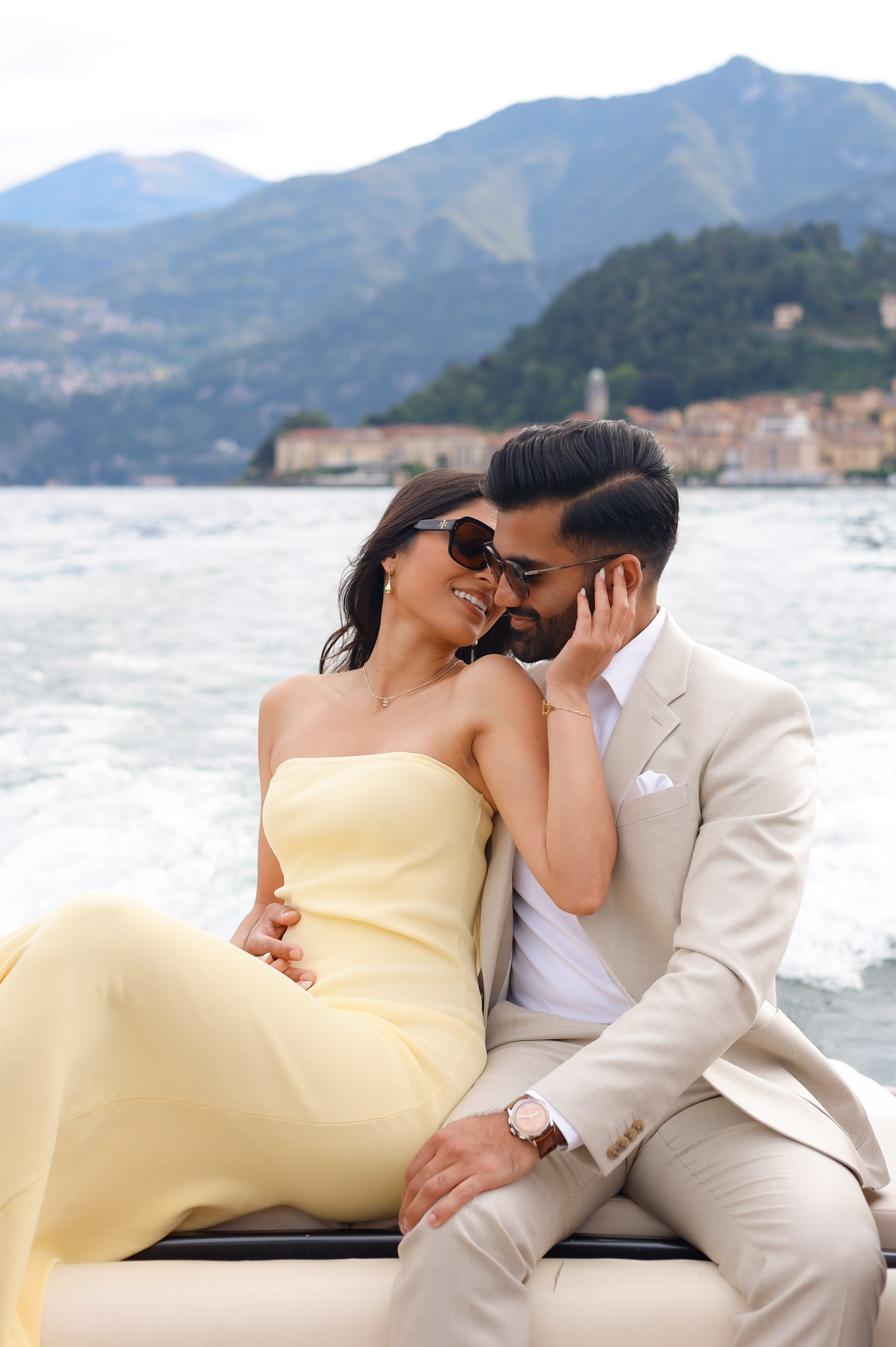 Lake Como Proposal on a Luxury Boat. Proposal Photographer in Lake Como