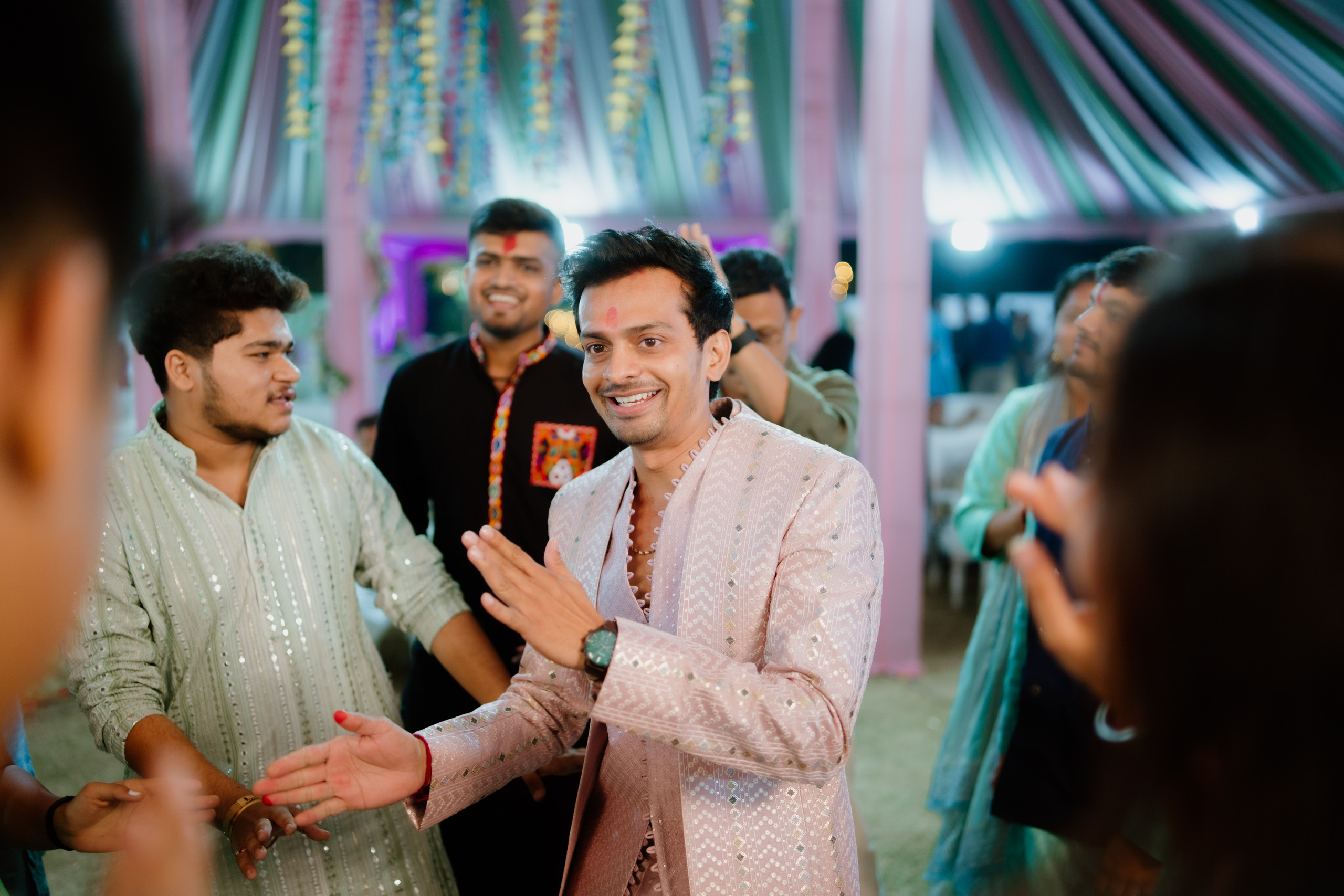 WEDDINGS. Love Emotions Weddings