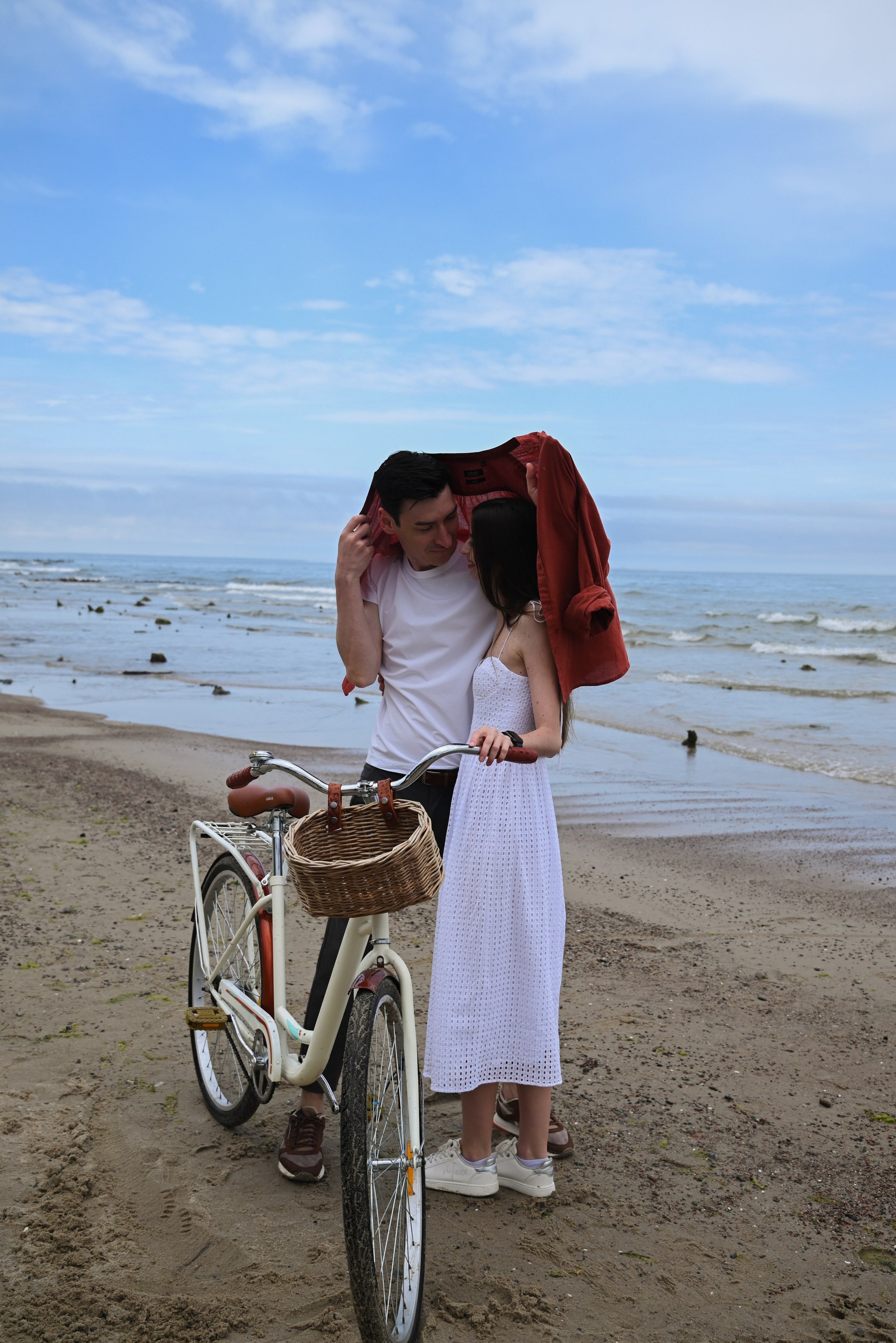 Love photography story on the riva of the see