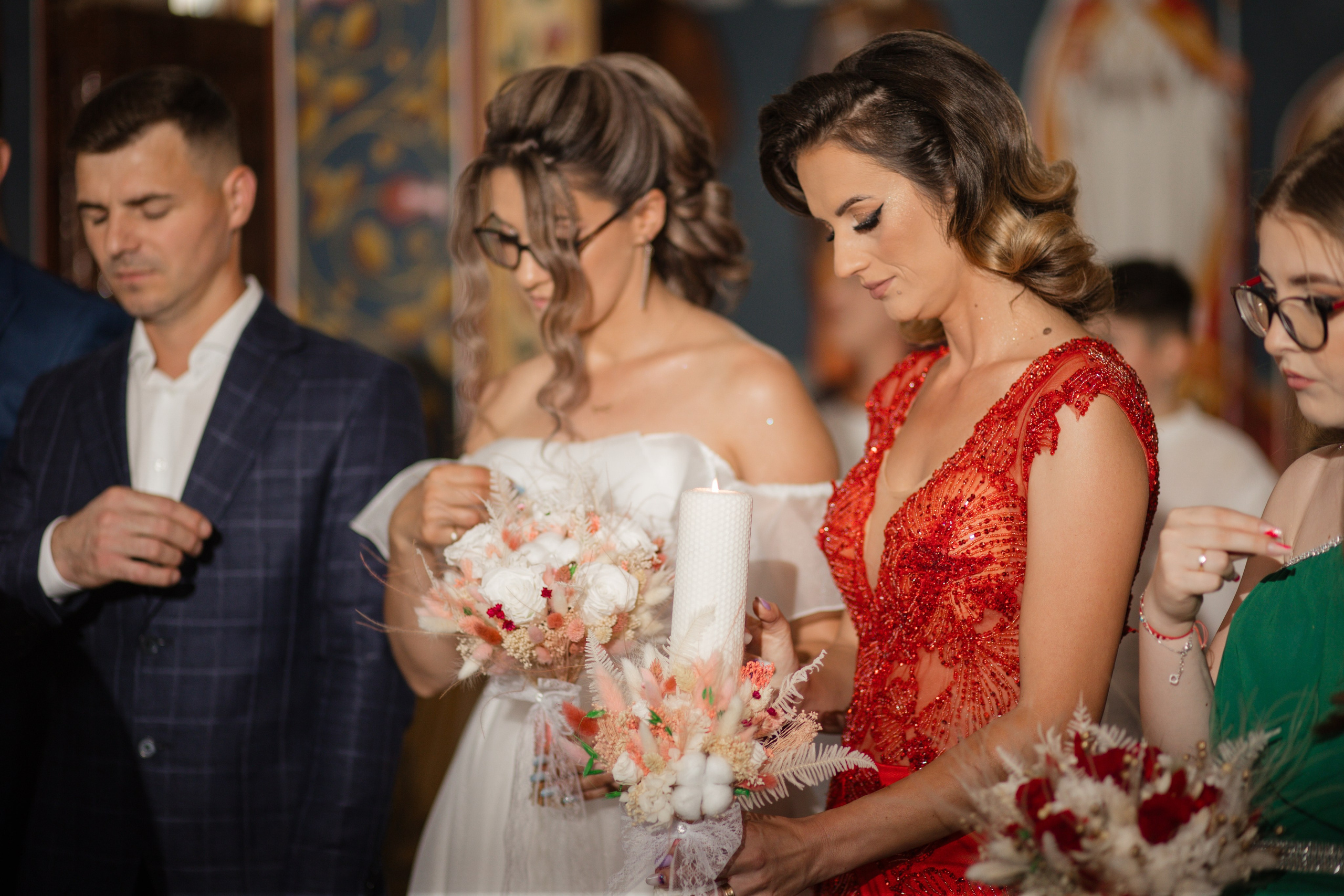 Oana & Vasile. Fotograf si videograf — evenimente si studio