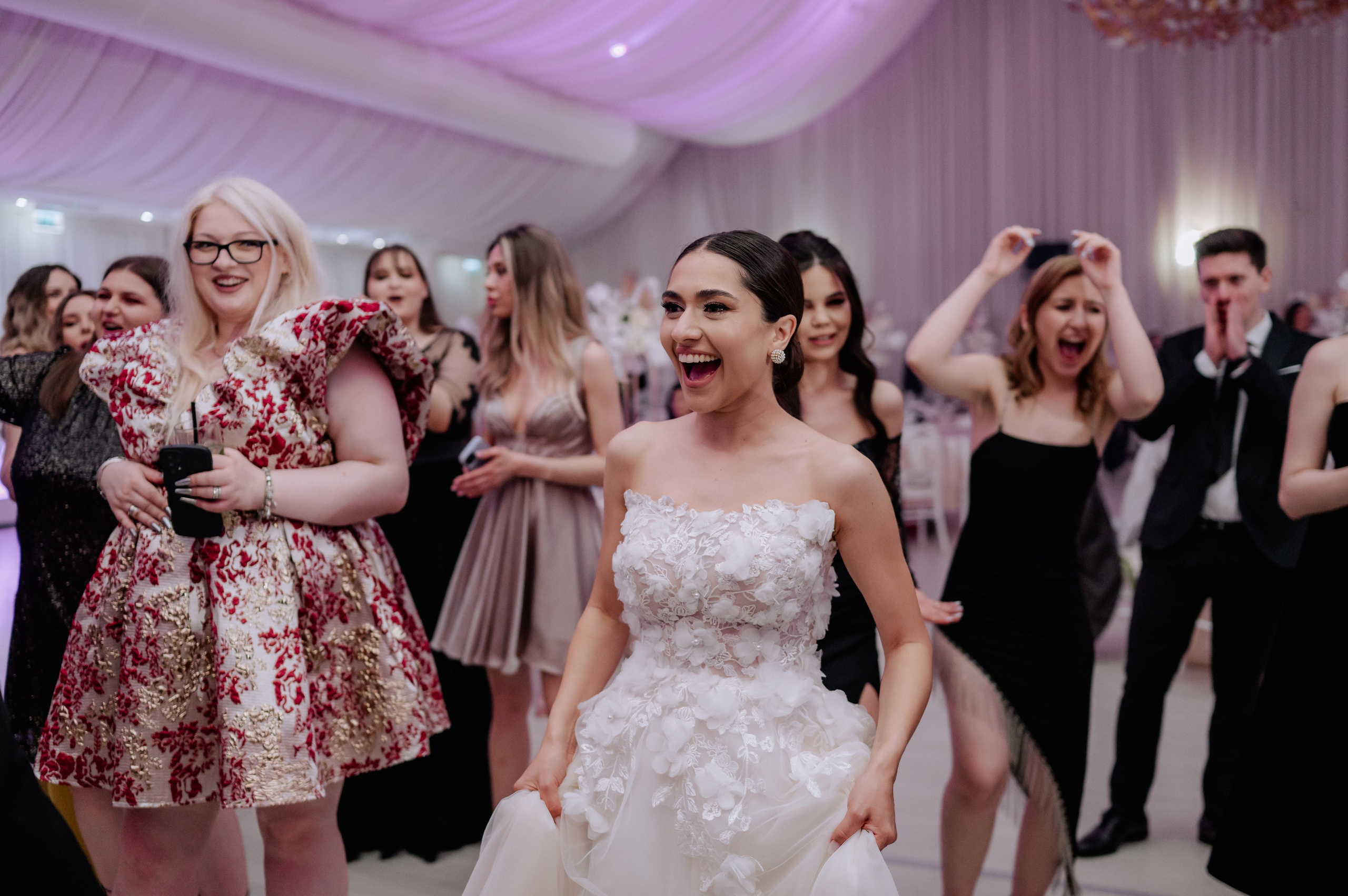 Nunta la Hotel Capitol Iasi. Proud Vision Weddings | Wedding Photography & Film — Servicii profesionale Foto Video Nunta Iasi