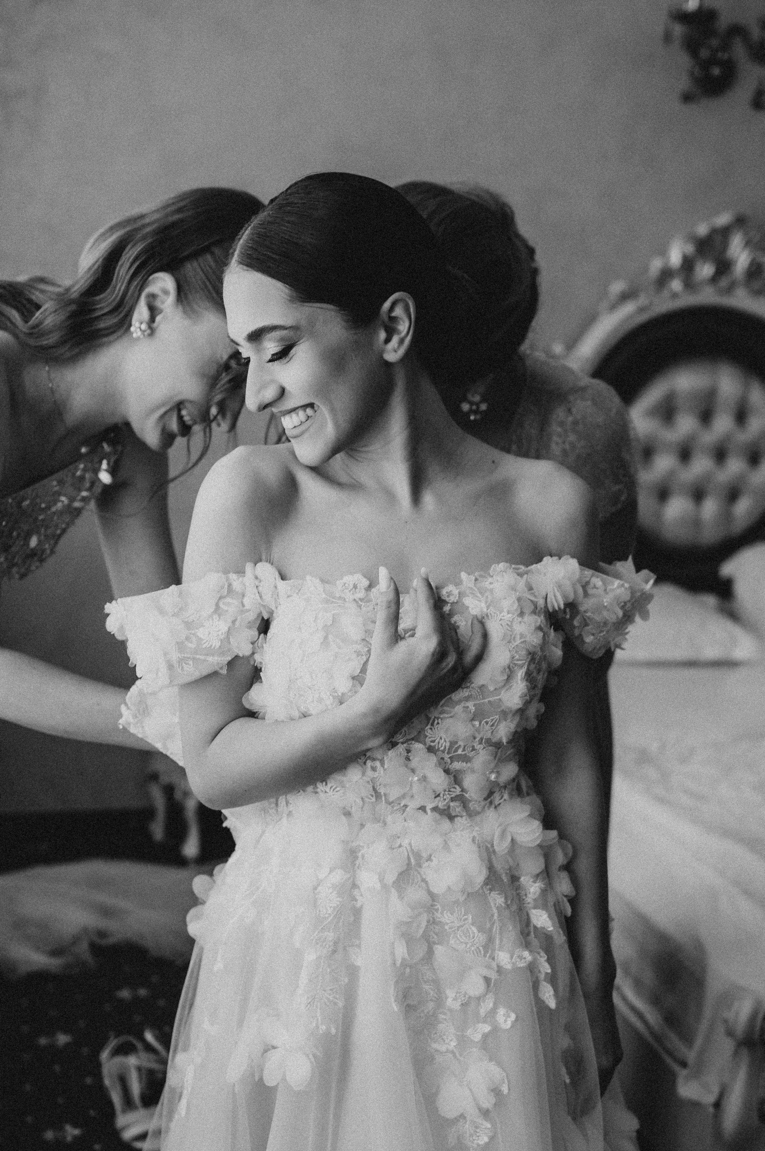 Nunta la Hotel Capitol Iasi. Proud Vision Weddings | Wedding Photography & Film — Servicii profesionale Foto Video Nunta Iasi