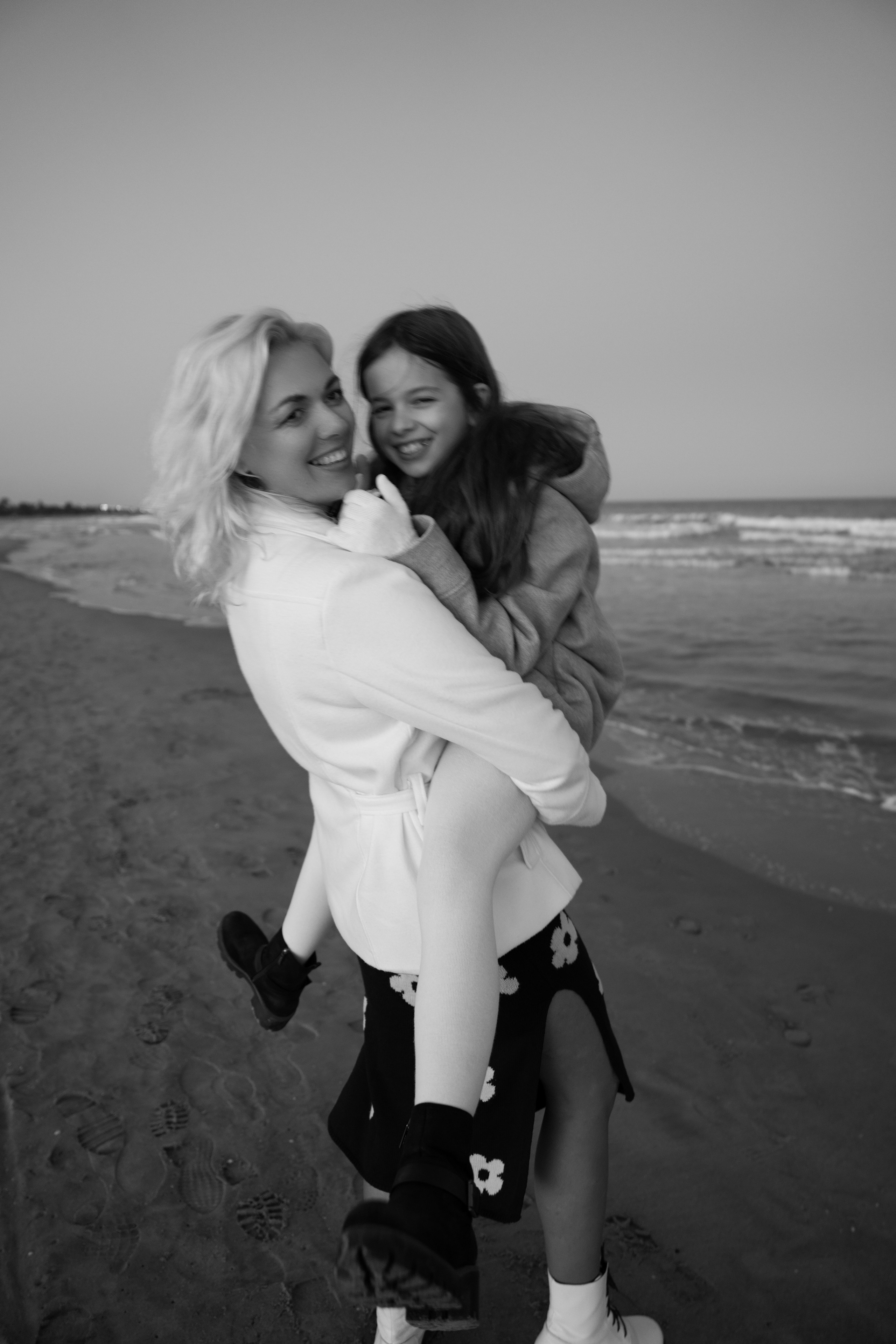 OLENA Y VASY. Fotógrafa Olena Petryk. Realizo sesiones de fotos en Puerto de Sagunto