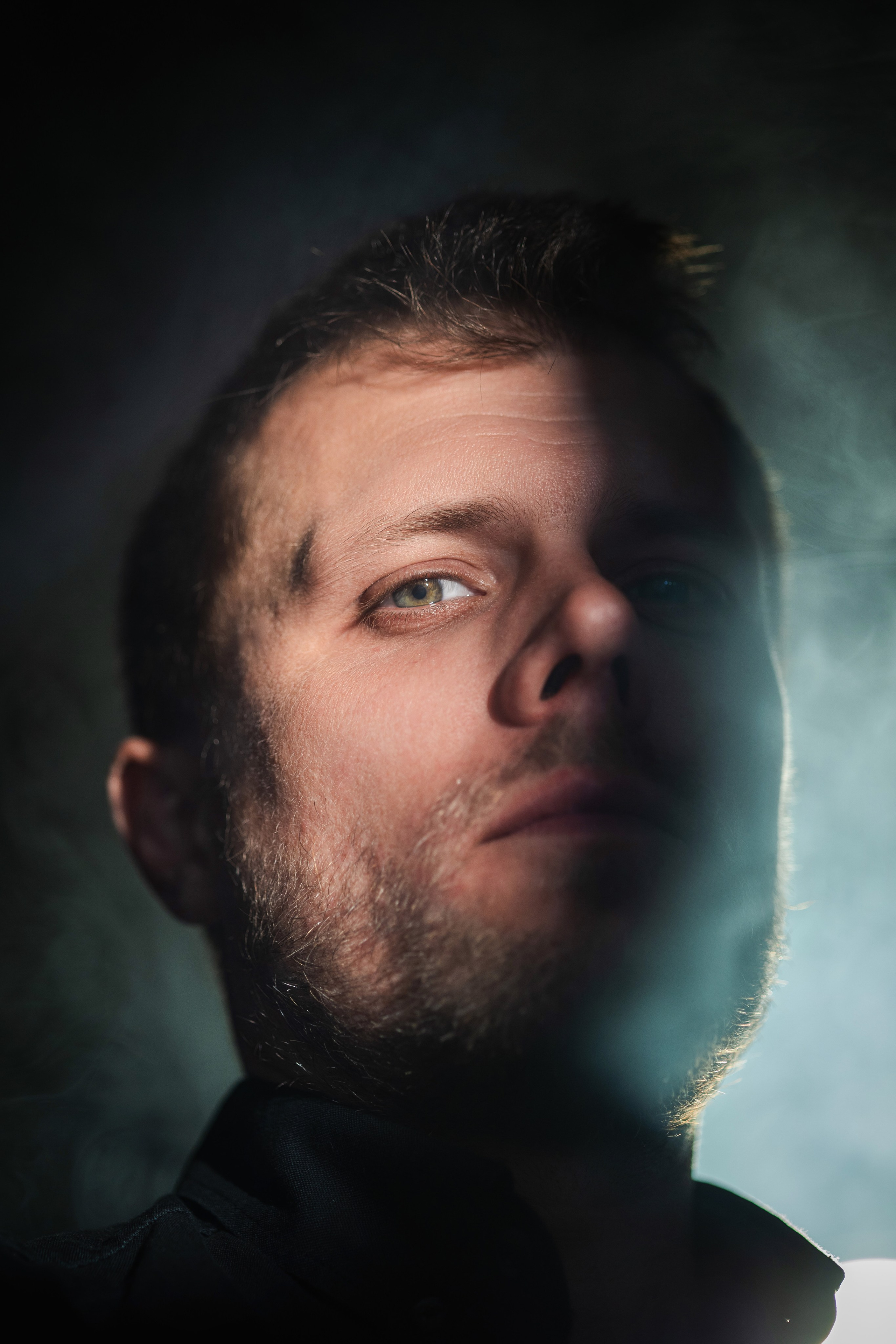 Dan Murzea. Daniel Cioc - Fotograf profesionist în București, specializat în evenimente, nunta, botez, corporate, portret și boudoir