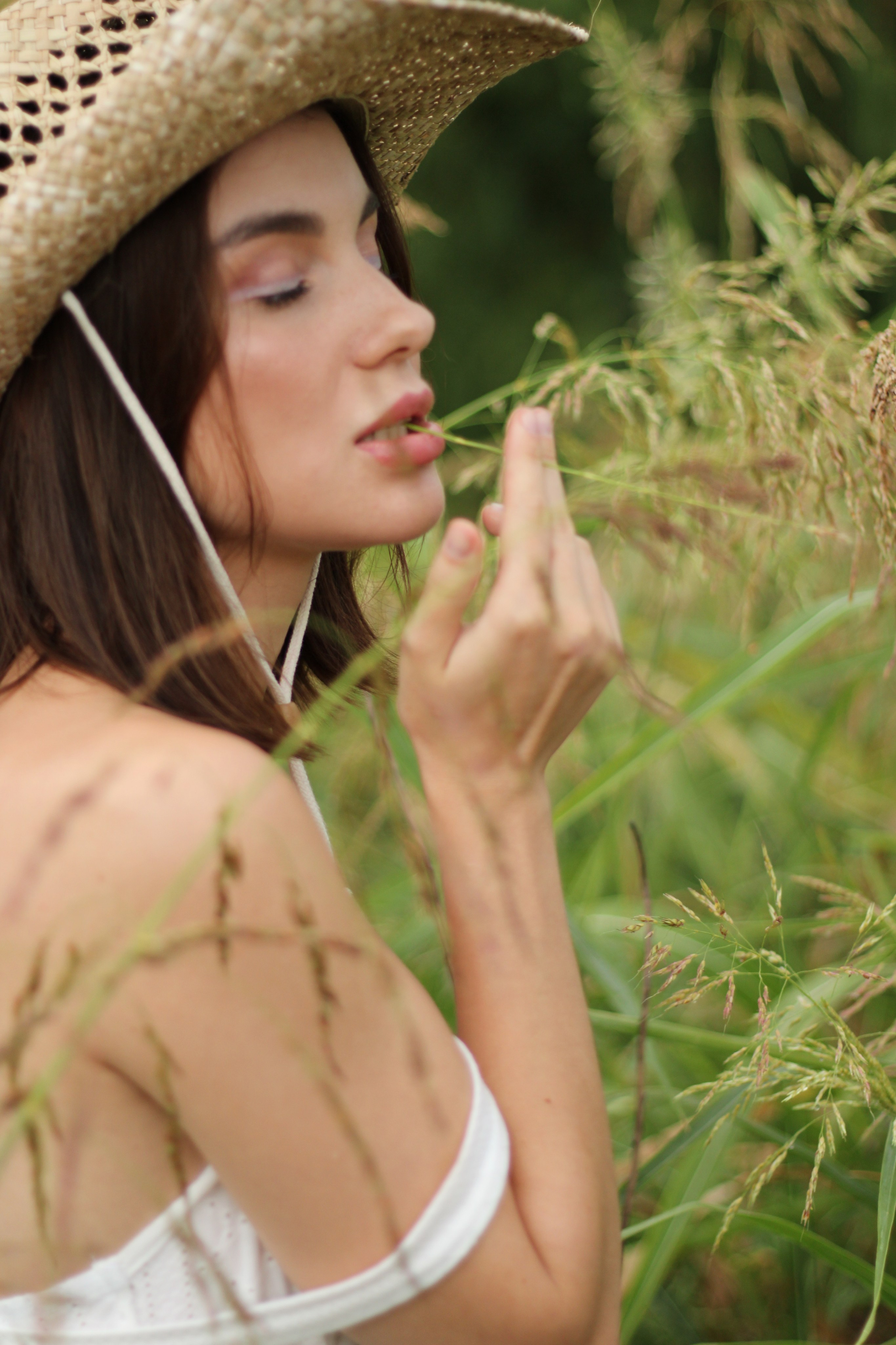 Countryside cowgirl-style portrait photoshoot. Lana Petrychenko — Portrait & Family Photographer. Valencia, Spain