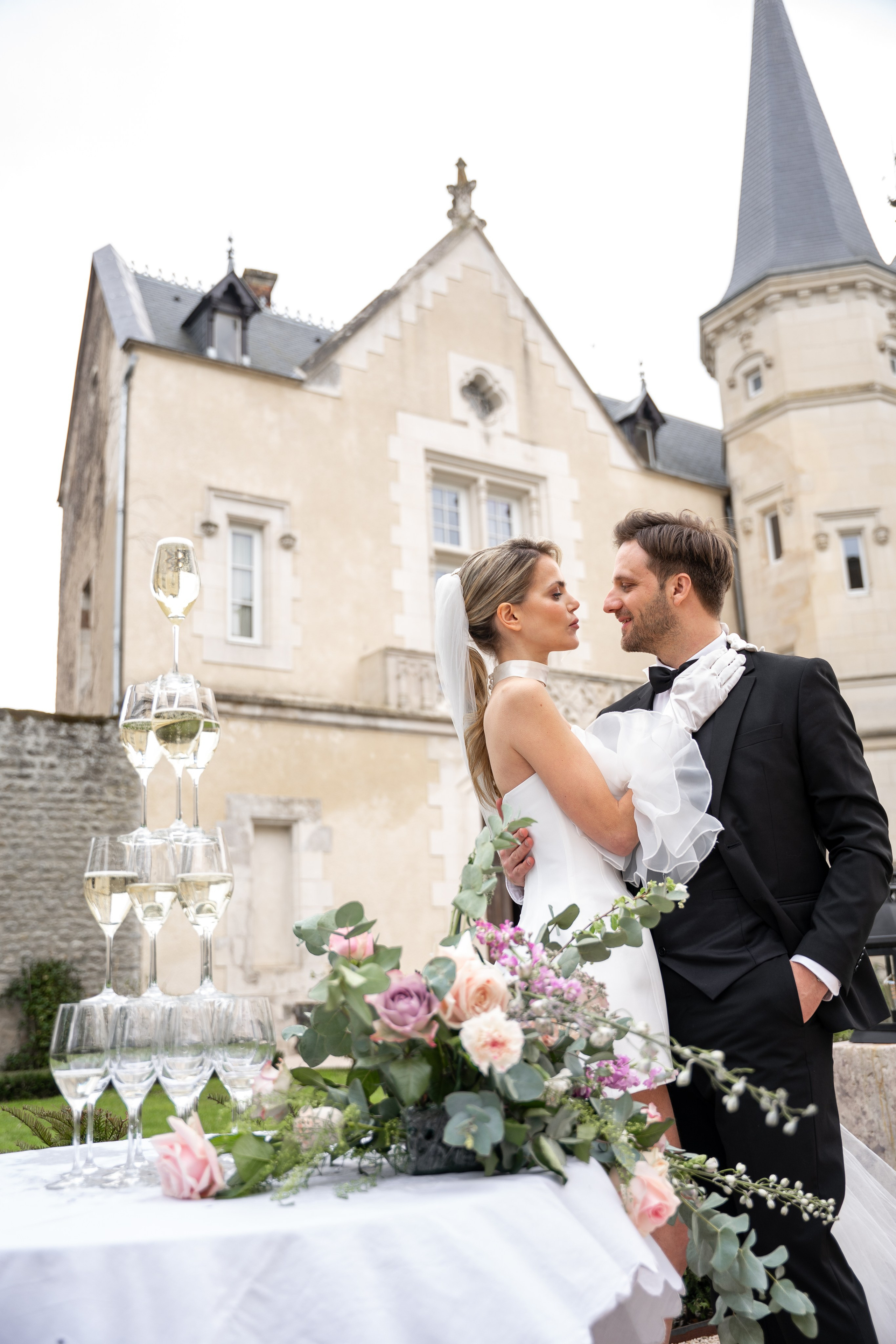 Chateau elopement inspiration. Wedding photographer in Paris Oksana Shum